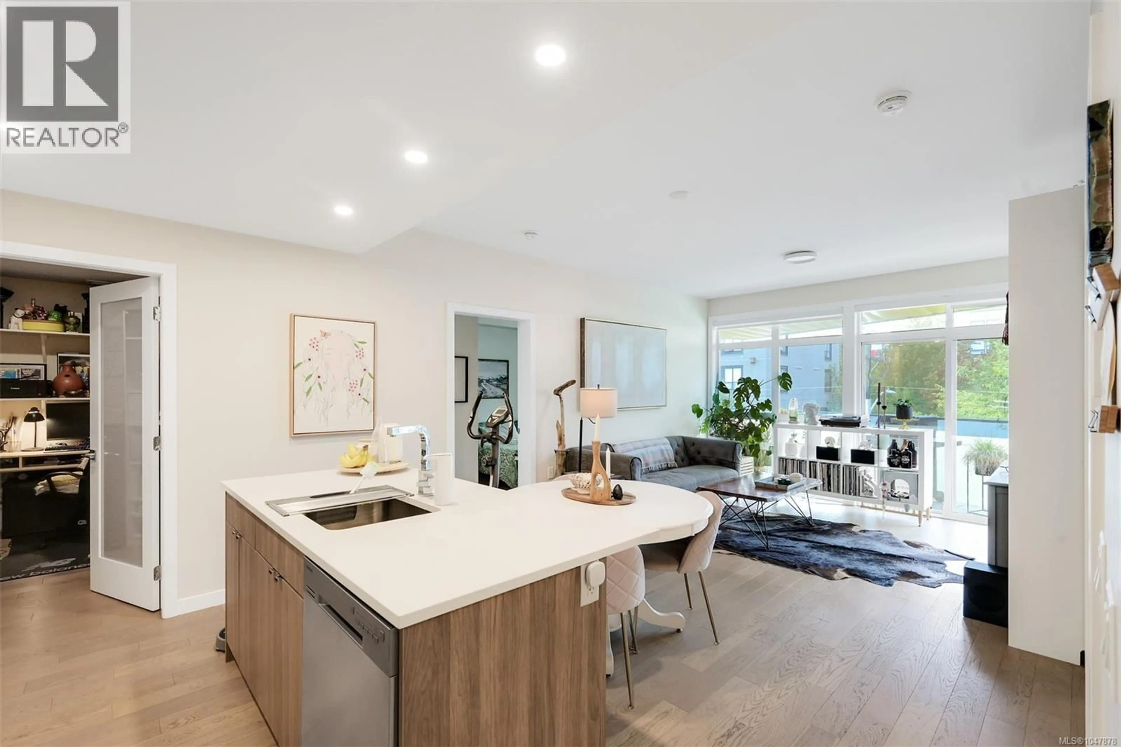 Open concept kitchen, unknown for 301 - 881 SHORT STREET, Saanich British Columbia V8P2L3