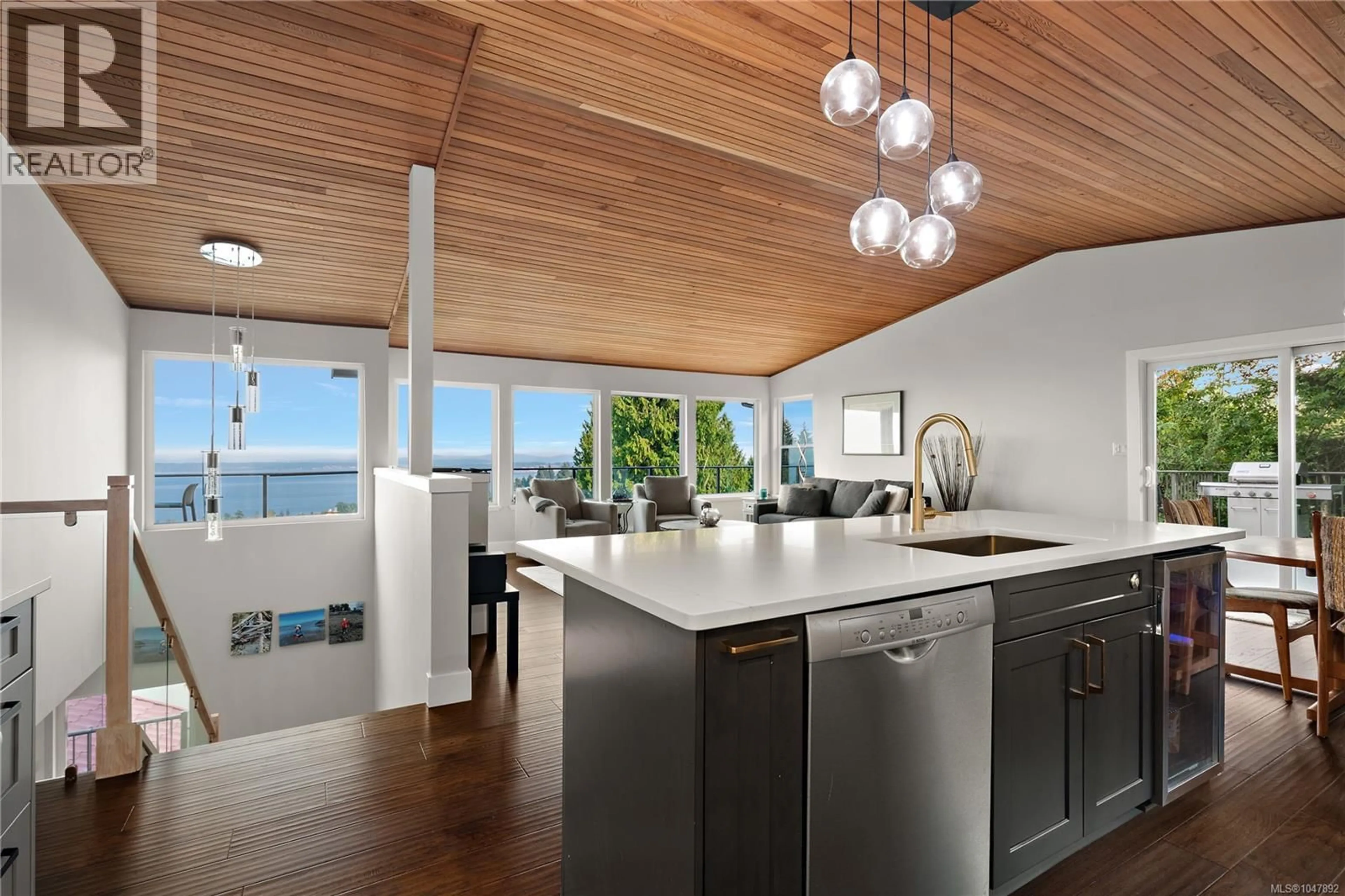 Contemporary kitchen, unknown for 8750 PENDER PARK DRIVE, North Saanich British Columbia V8L3Z5