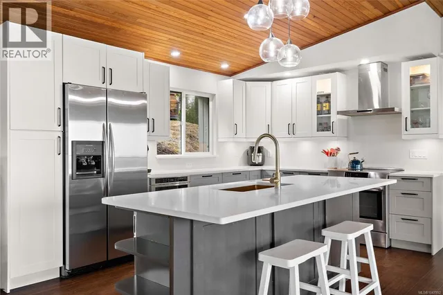 8750 PENDER PARK DRIVE, North Saanich 5