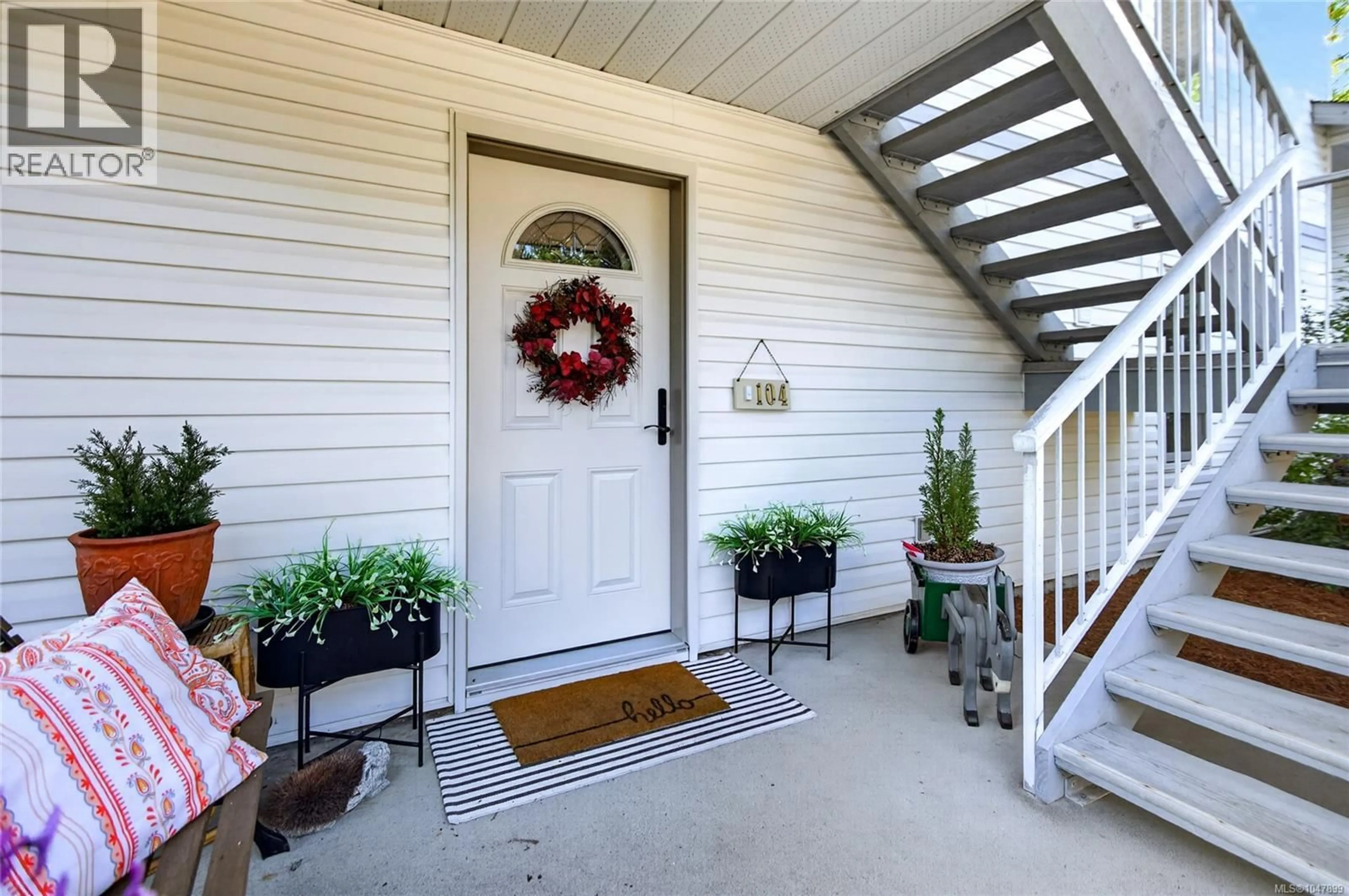 Indoor entryway for 104 - 220 BACK ROAD, Courtenay British Columbia V9N3W6