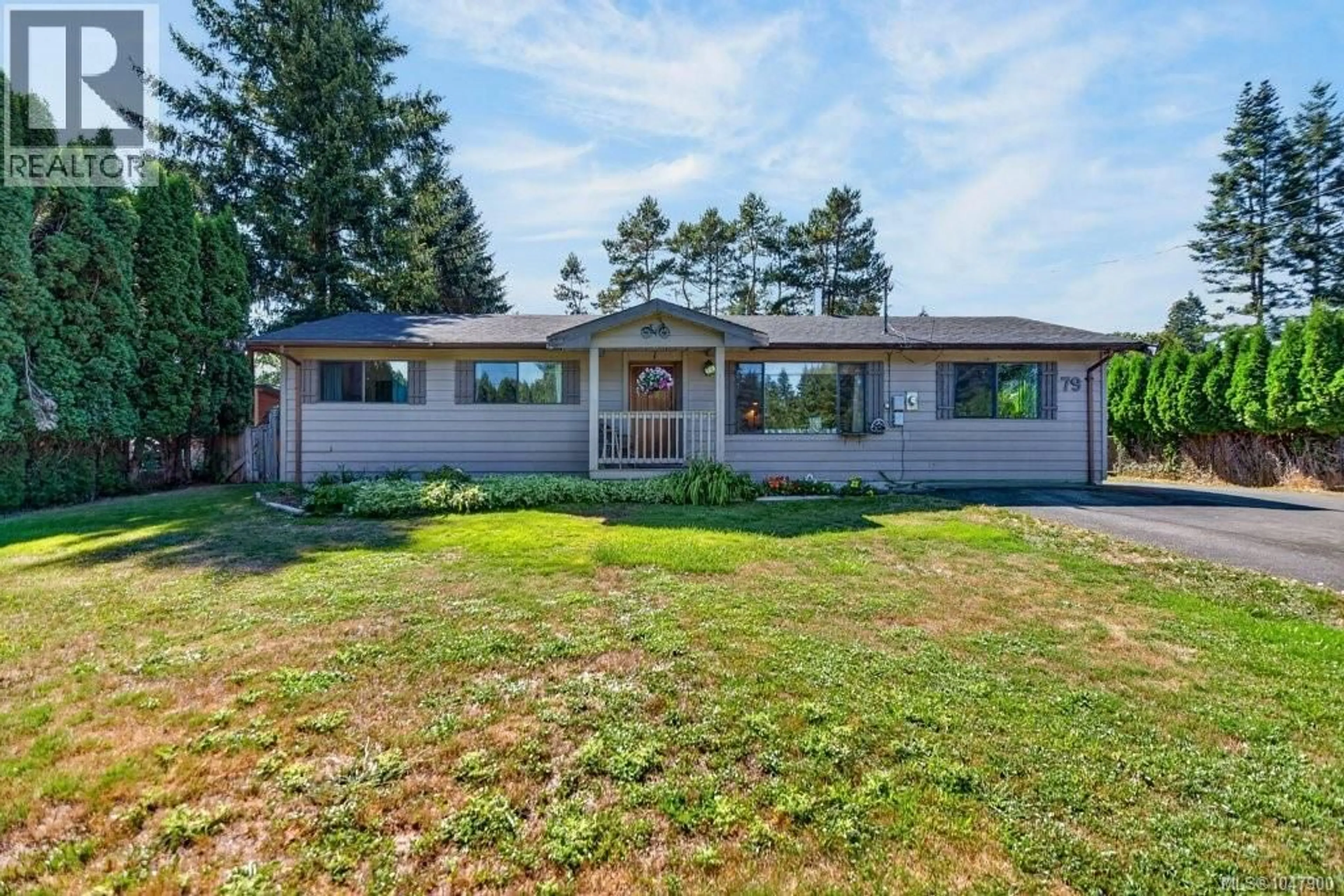 Home with vinyl exterior material, street for 79 SALSBURY ROAD, Courtenay British Columbia V9N9L7