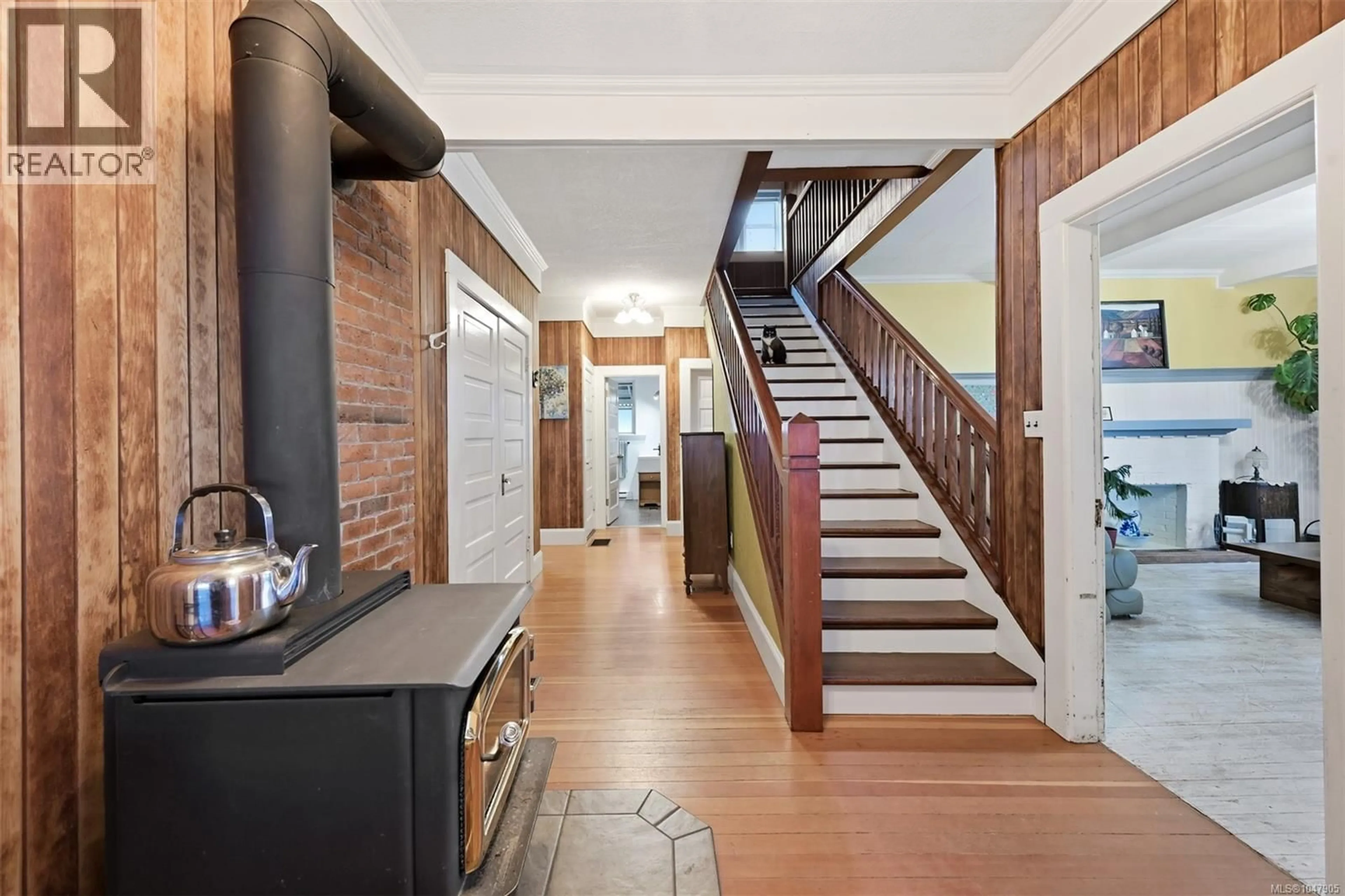 Indoor foyer for 4890 WILSON ROAD, Duncan British Columbia V9L6L5
