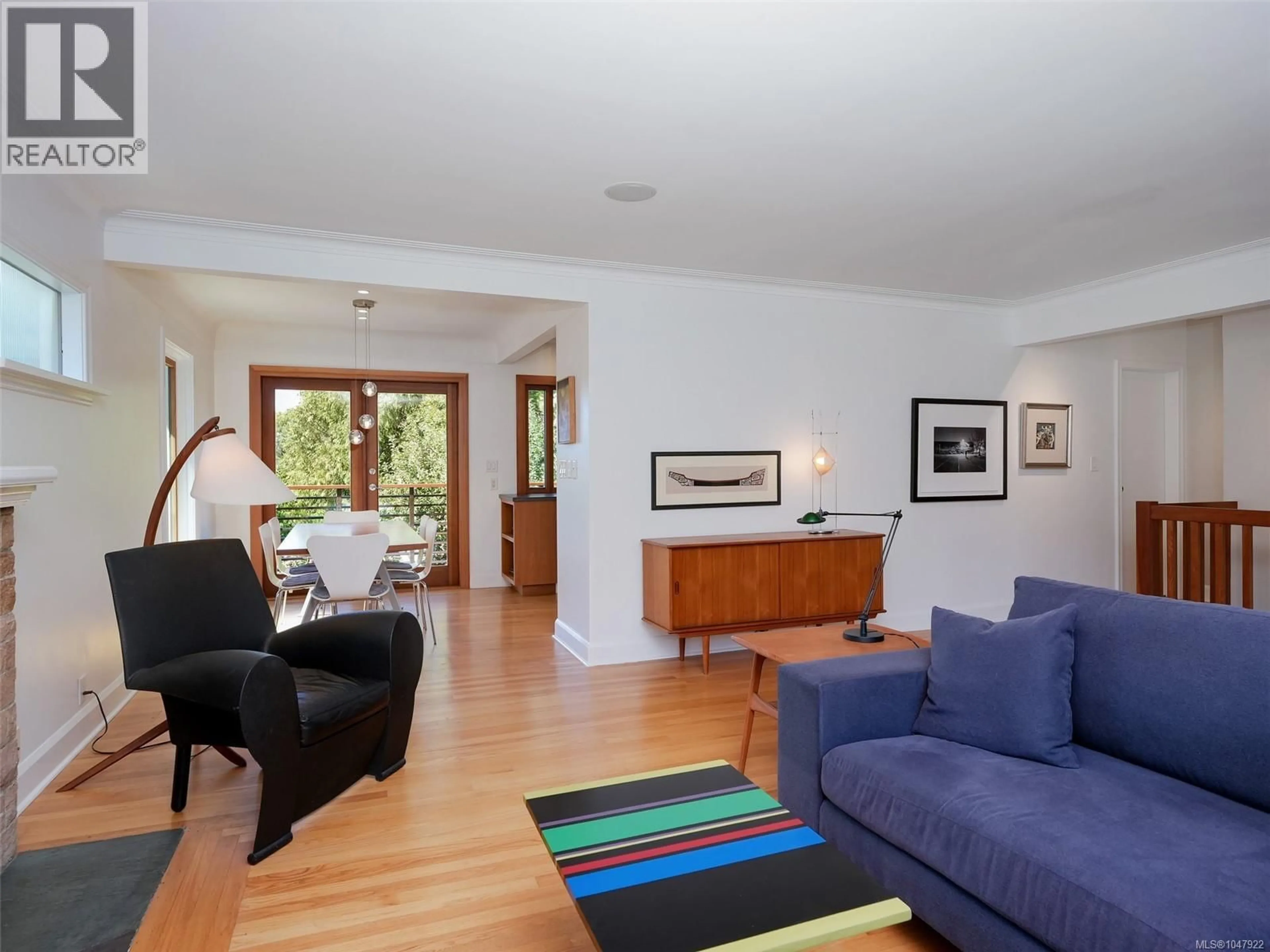 Living room with furniture, unknown for 1814 BELMONT AVENUE, Victoria British Columbia V8R3Z2