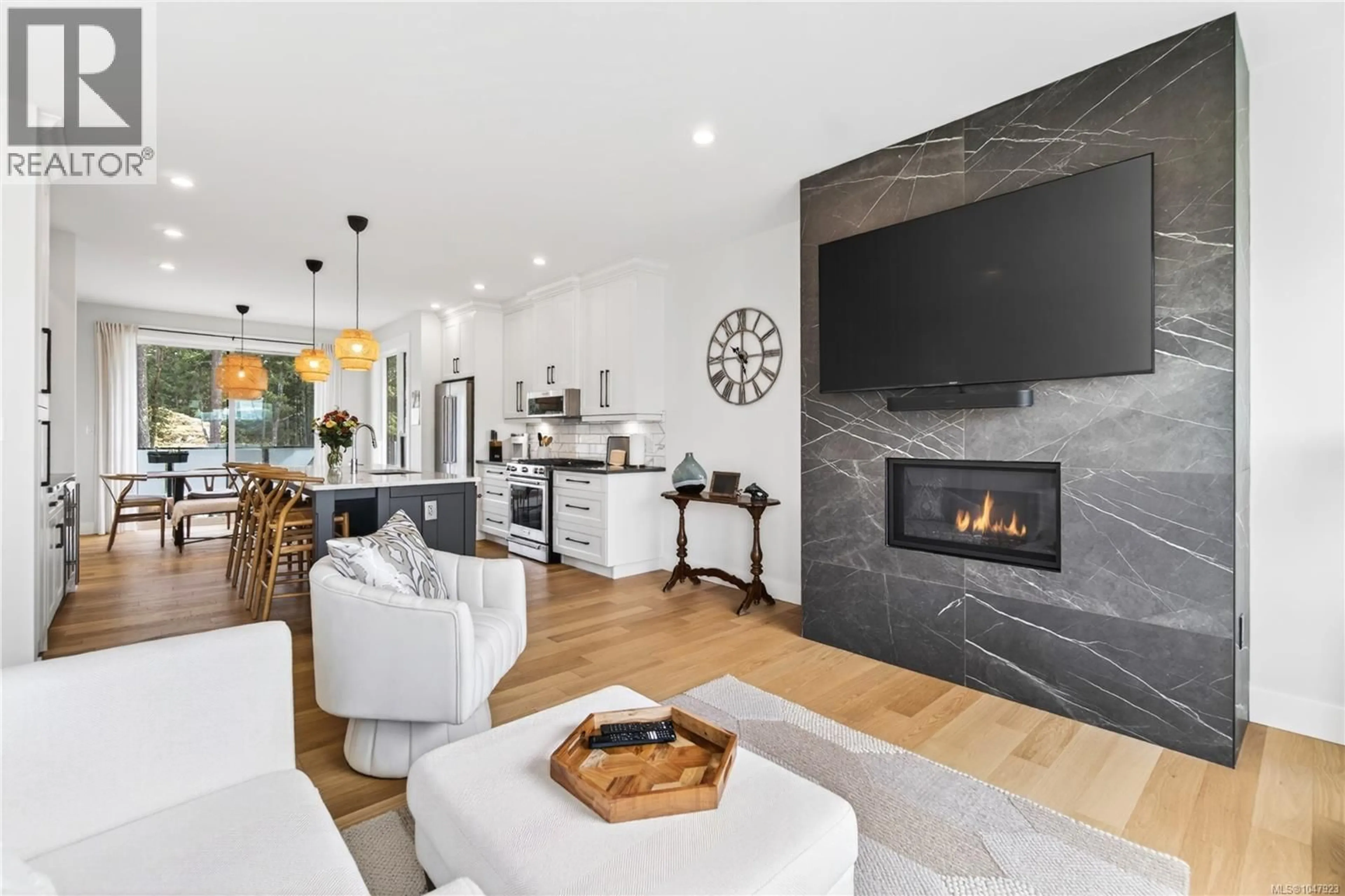 Open concept kitchen, ceramic/tile floor for 103 - 1217 MANZANITA PLACE, Nanaimo British Columbia V9T0L7