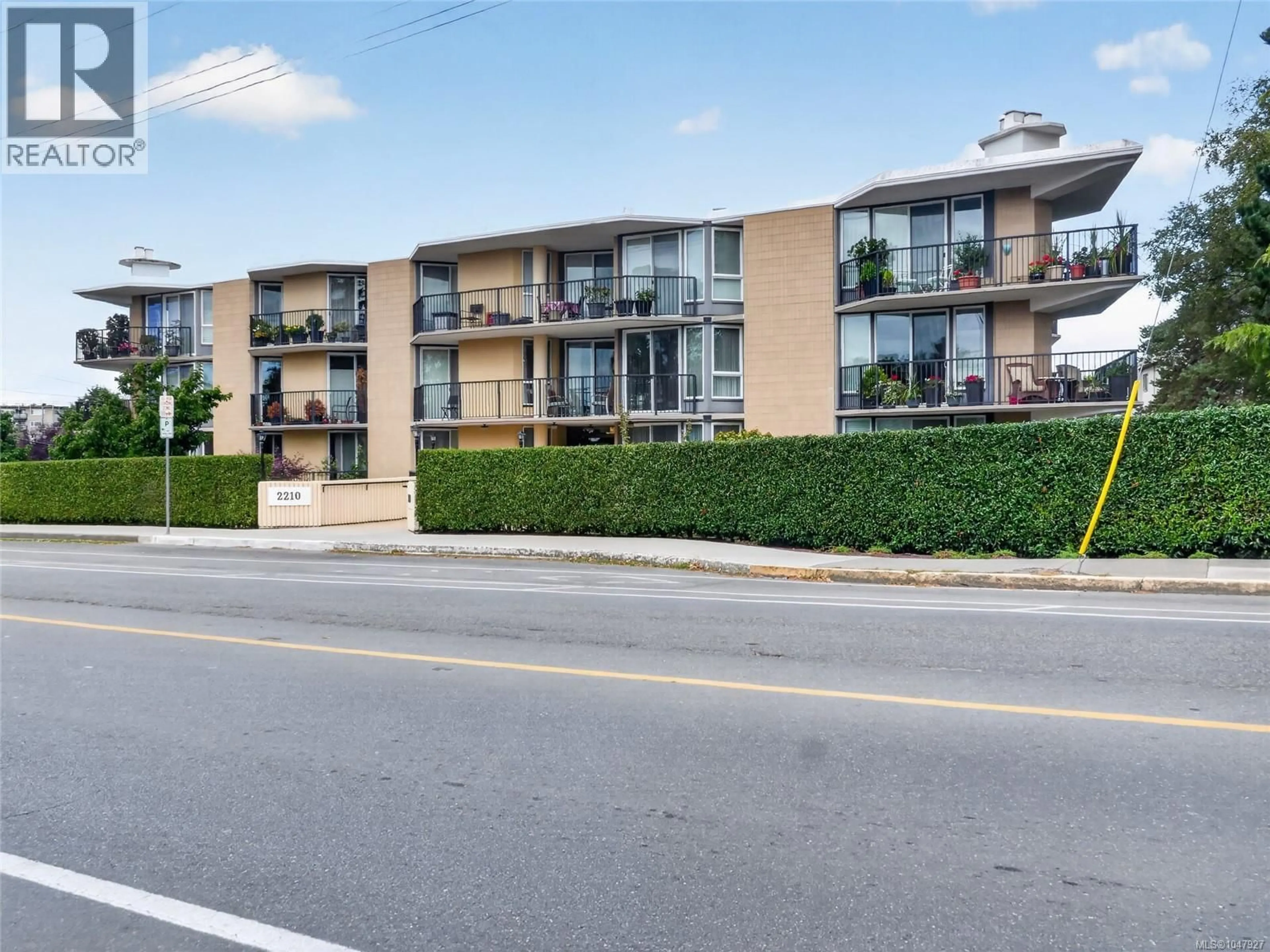 Unknown for 201 - 2210 CADBORO BAY ROAD, Oak Bay British Columbia V8R5G9