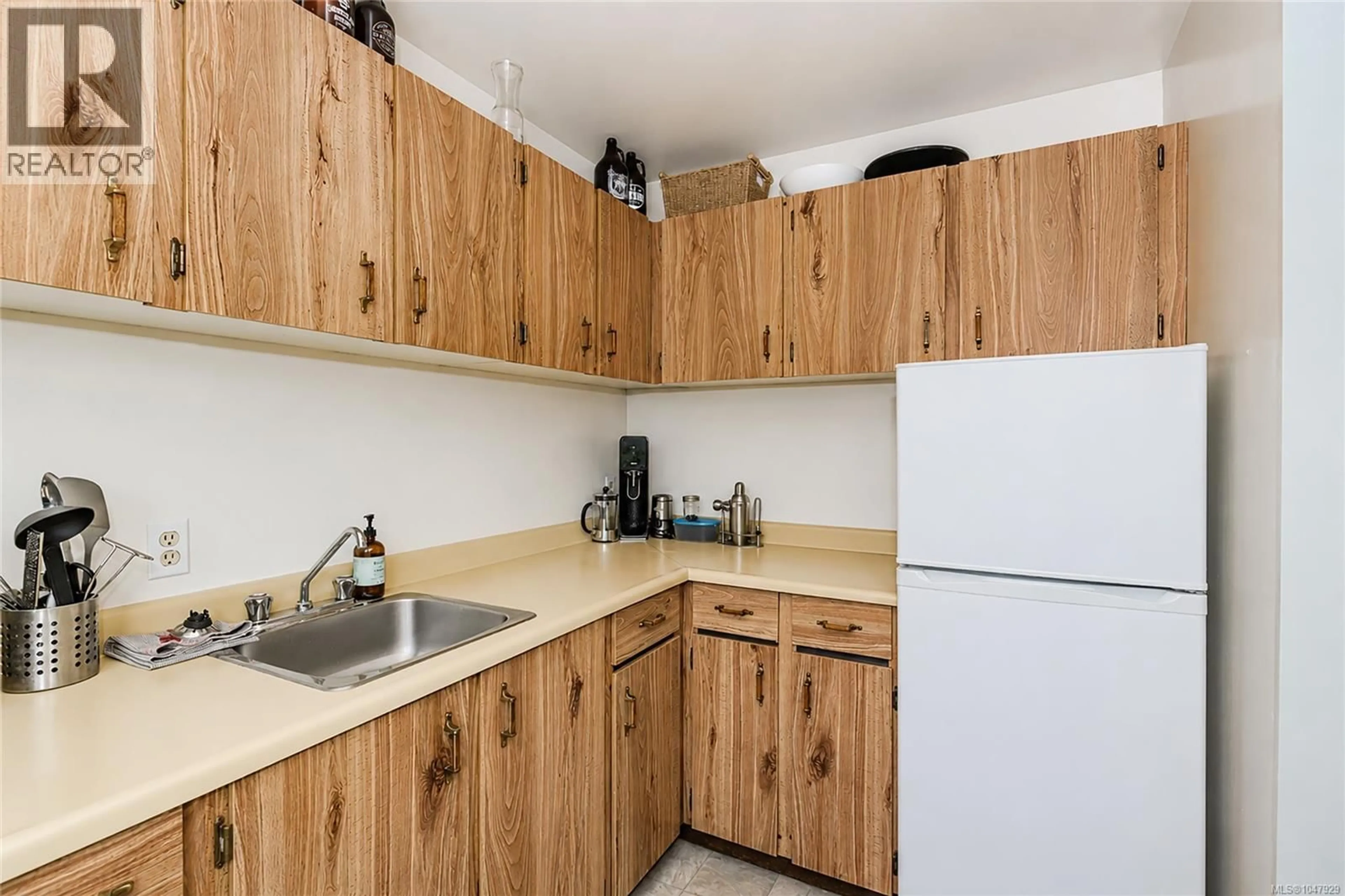 Standard kitchen, unknown for 208 - 2515 ALEXANDER STREET, Duncan British Columbia V9L2W8