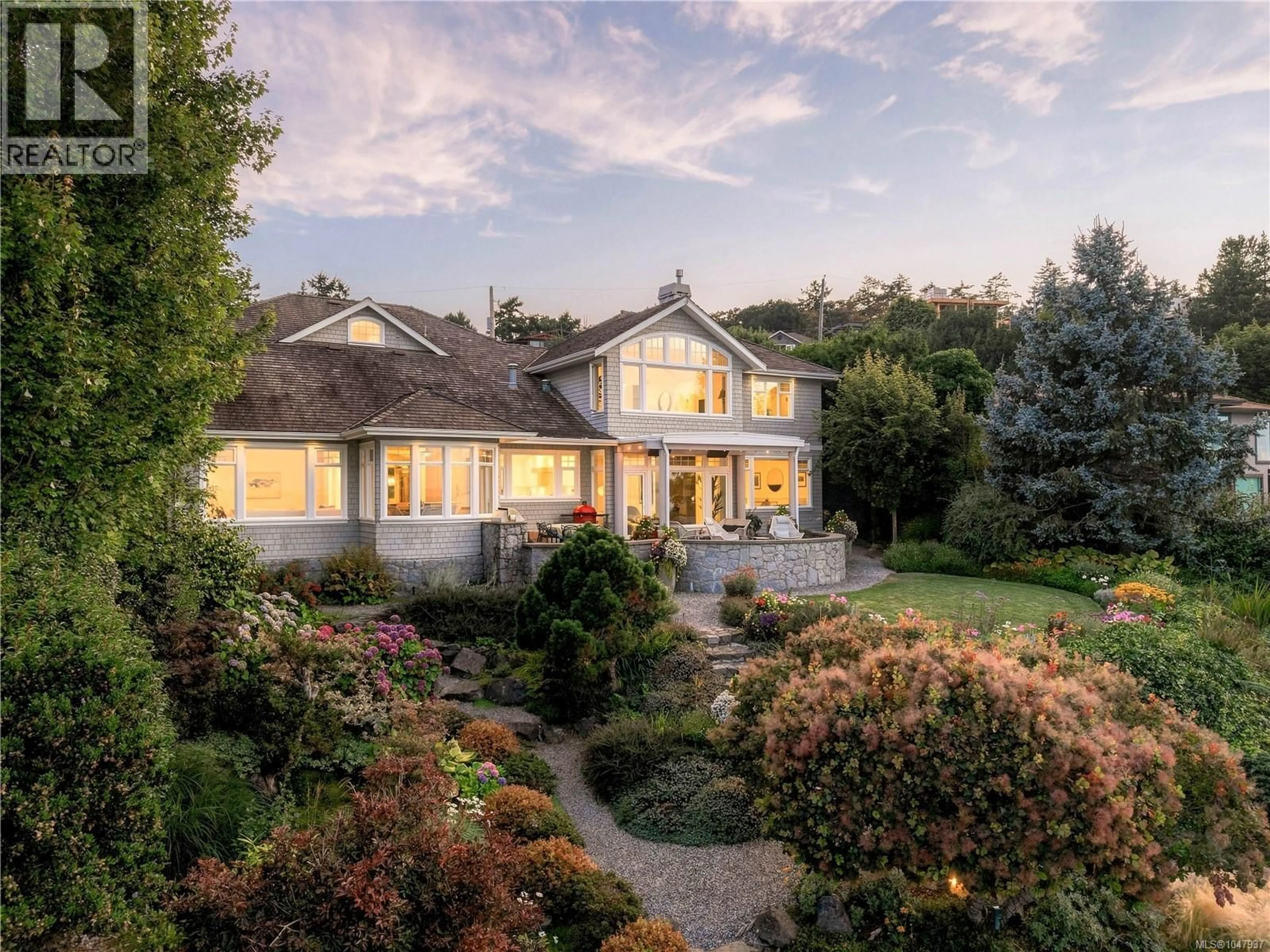 A pic from outside/outdoor area/front of a property/back of a property/a pic from drone, unknown for 2924 MT. BAKER VIEW ROAD, Saanich British Columbia V8N1Z5