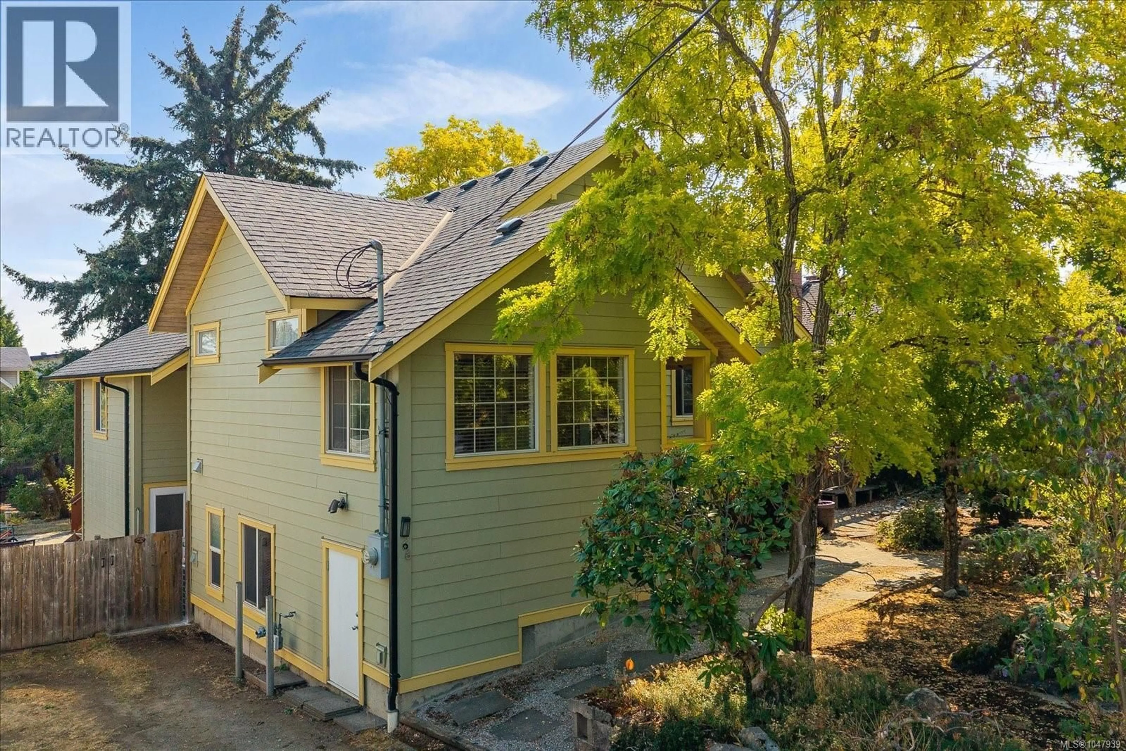 A pic from outside/outdoor area/front of a property/back of a property/a pic from drone, street for 66 KENNEDY STREET, Nanaimo British Columbia V9R2H6
