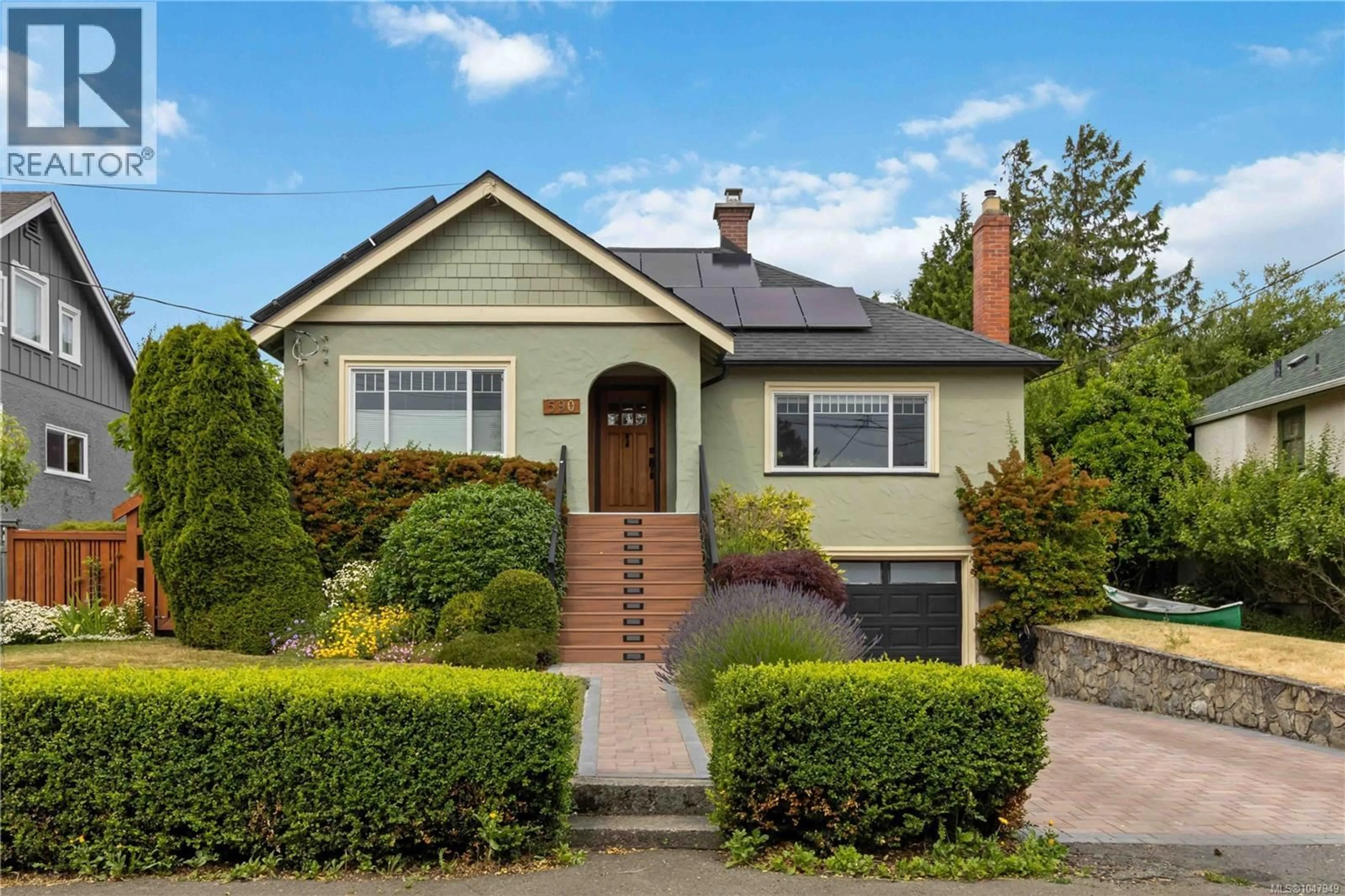 Home with brick exterior material, street for 590 MONTEREY AVENUE, Oak Bay British Columbia V8S4T9