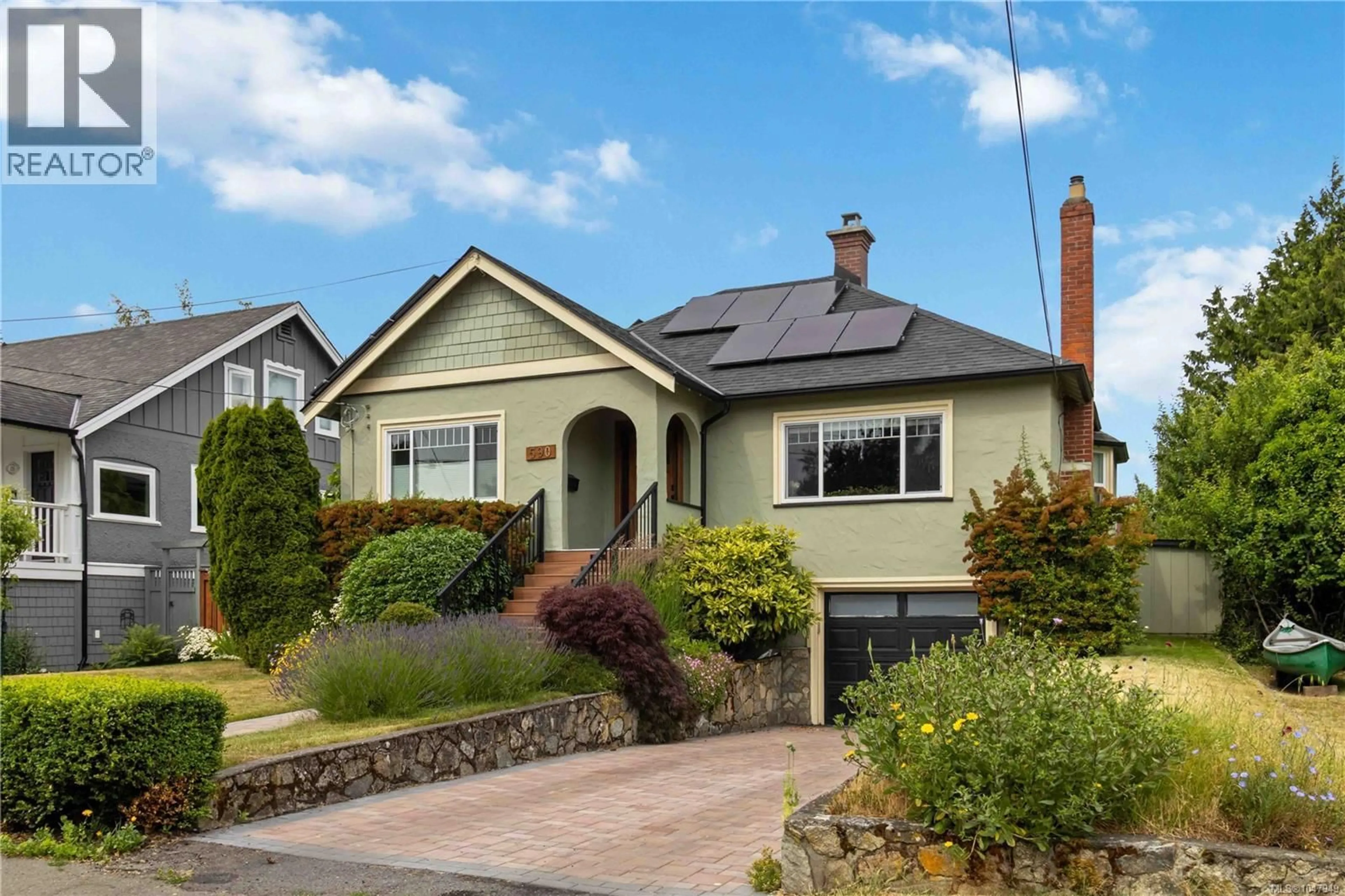 Home with brick exterior material, street for 590 MONTEREY AVENUE, Oak Bay British Columbia V8S4T9