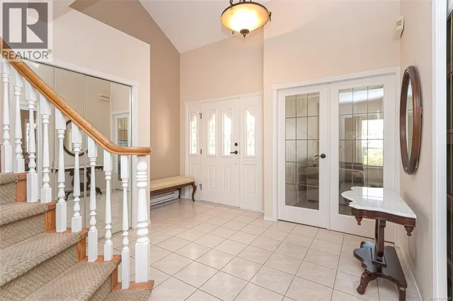 1880 FRANCISCO TERRACE, Saanich 3