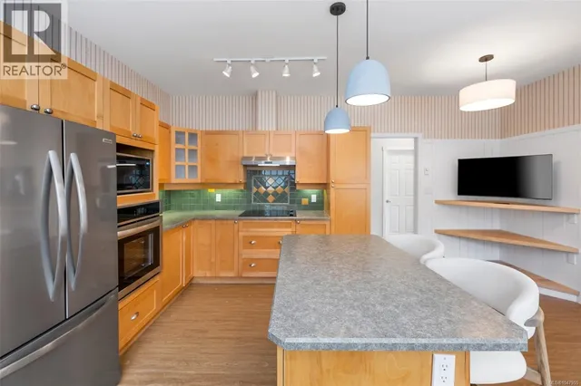 13 - 2235 HARBOUR ROAD, Sidney 5