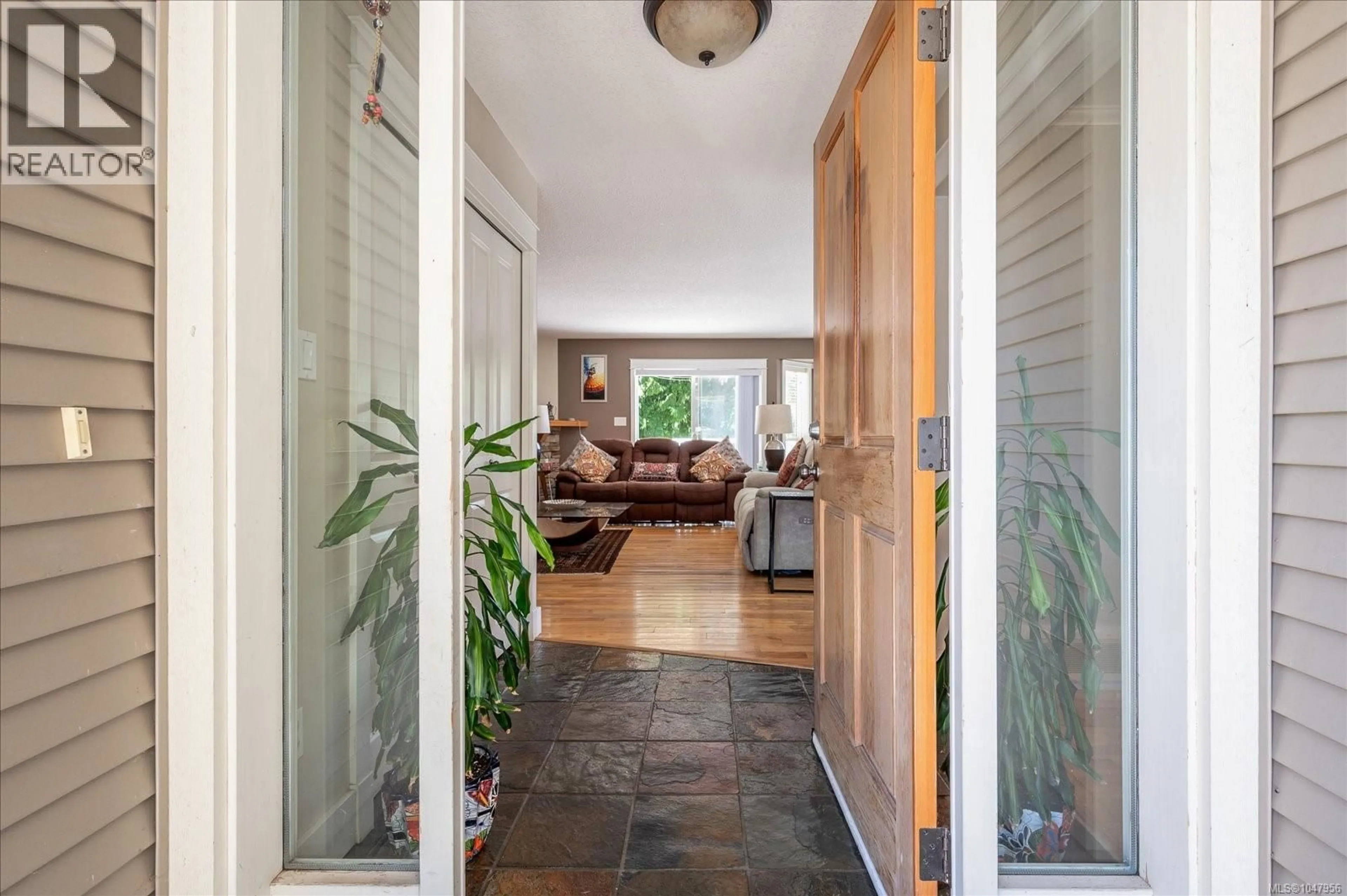 Indoor entryway for 4734 VISTA VIEW CRESCENT, Nanaimo British Columbia V9V1N8