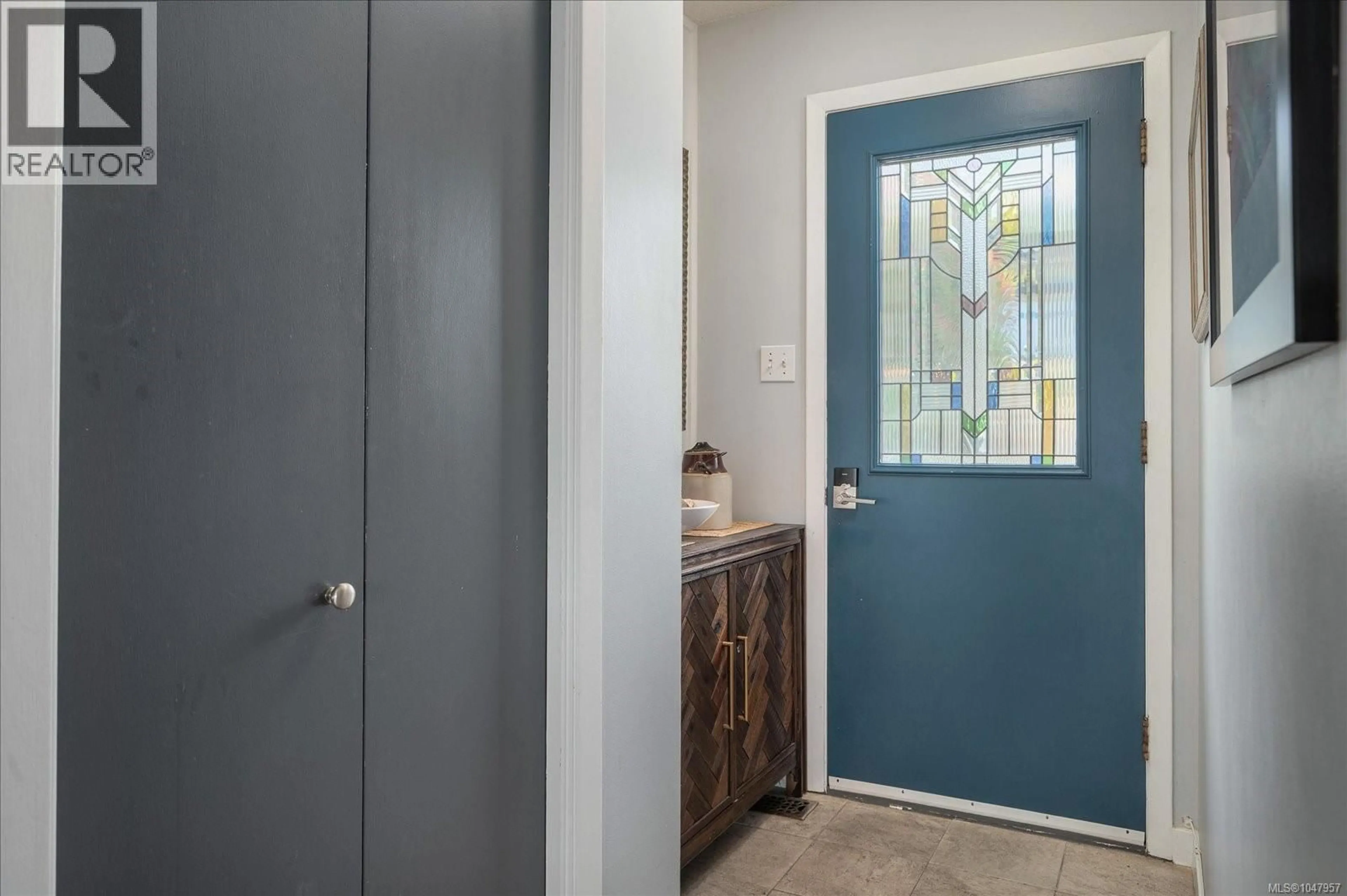 Indoor entryway for 1370 DISCOVERY AVENUE, Nanaimo British Columbia V9S4B4