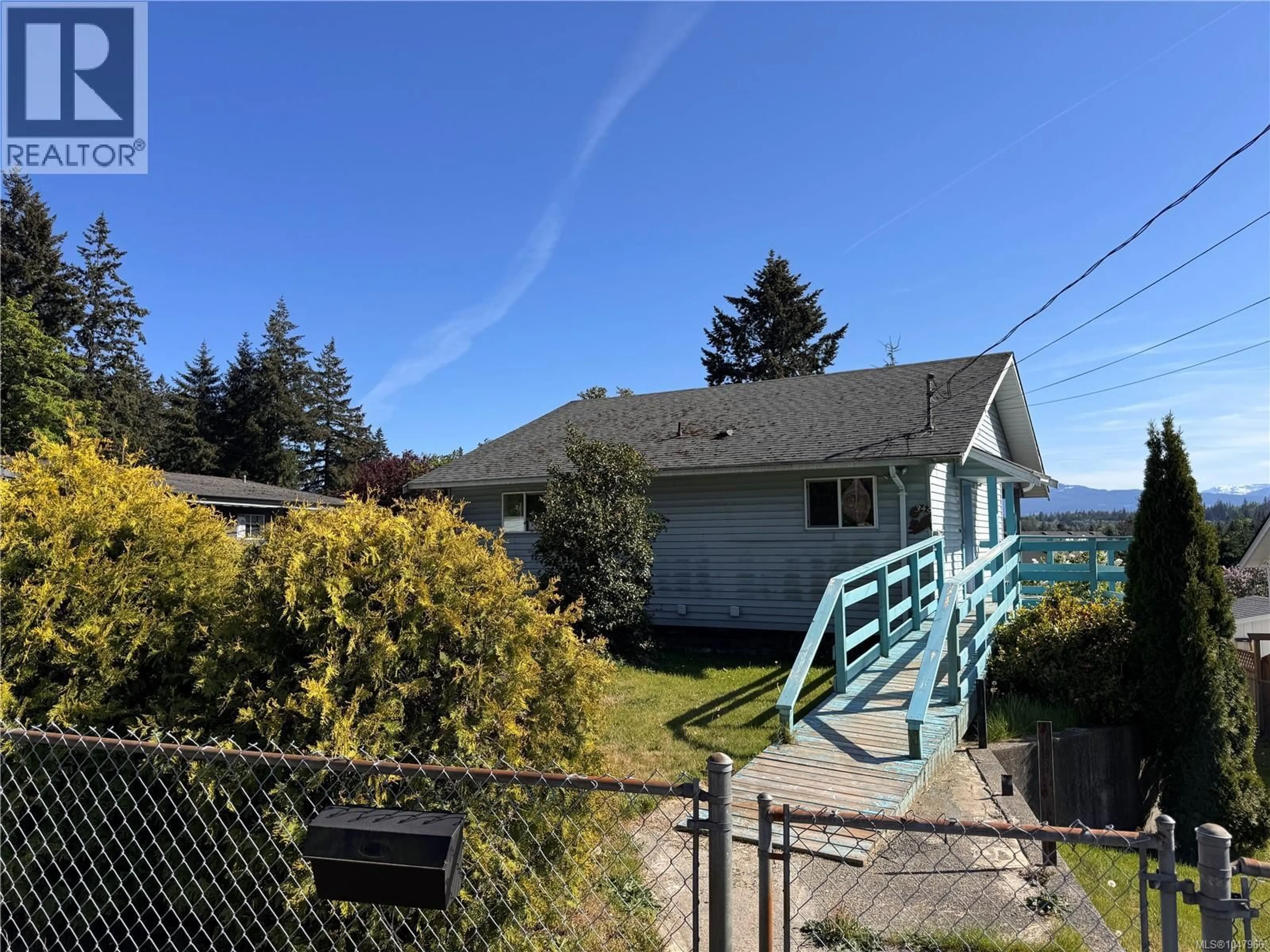 A pic from outside/outdoor area/front of a property/back of a property/a pic from drone, water/lake/river/ocean view for 349 ROCKLAND ROAD, Campbell River British Columbia V9W1N7