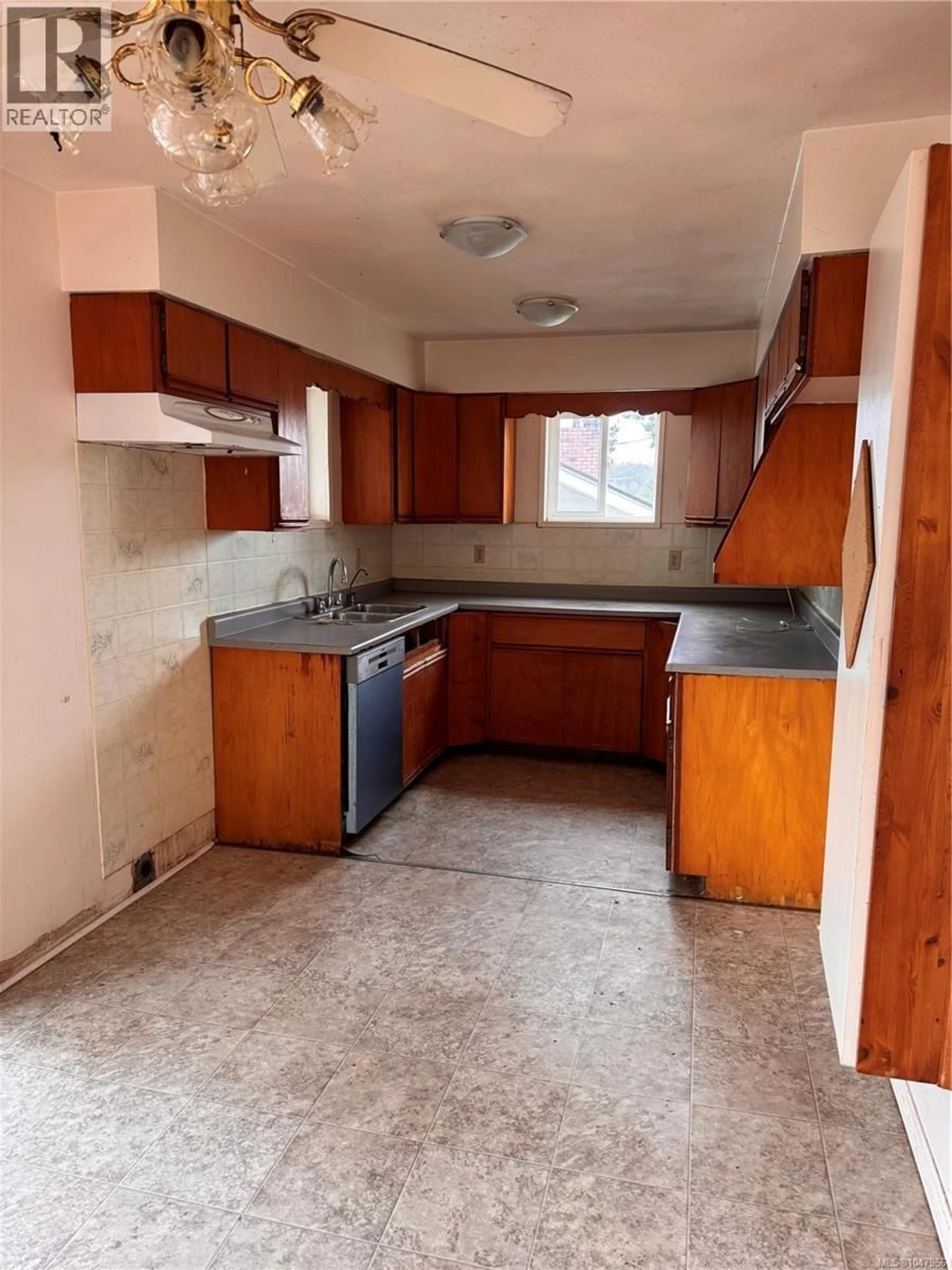 Standard kitchen, unknown for 349 ROCKLAND ROAD, Campbell River British Columbia V9W1N7