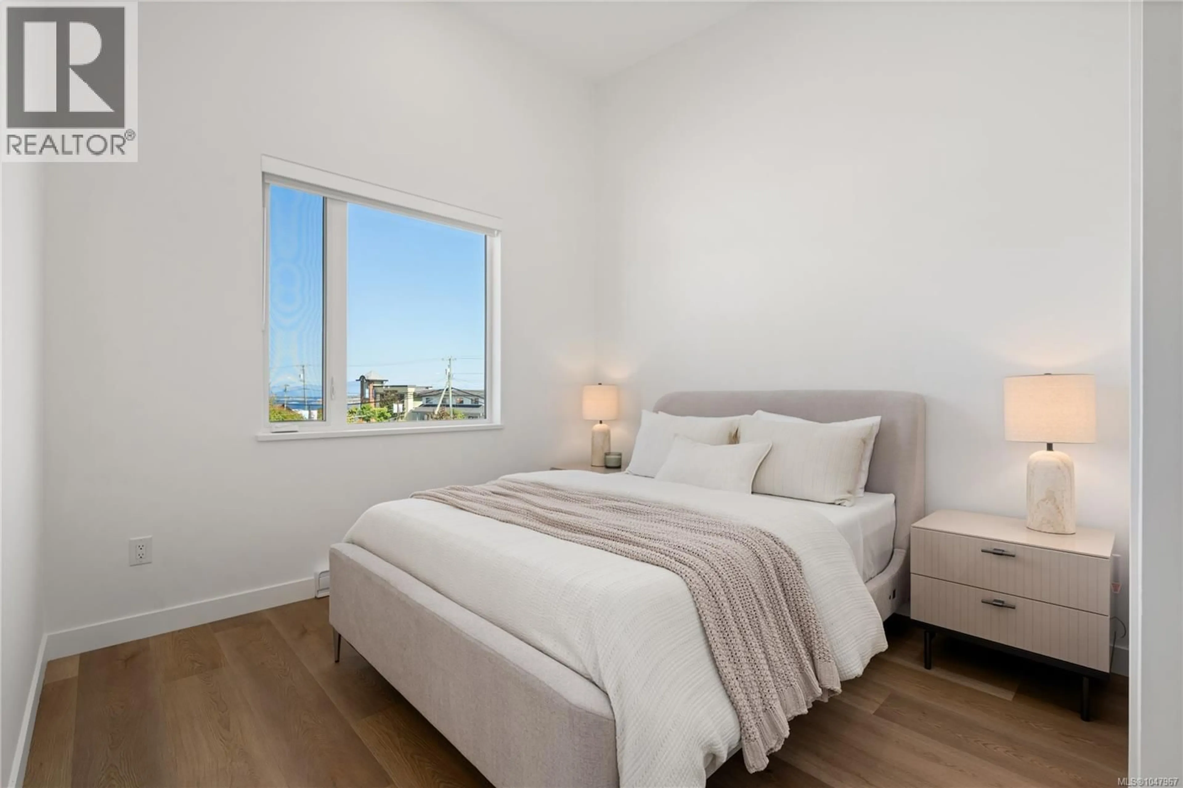 Bedroom with bed, unknown for 306 - 7181 LANTZVILLE ROAD, Lantzville British Columbia V0R2H0