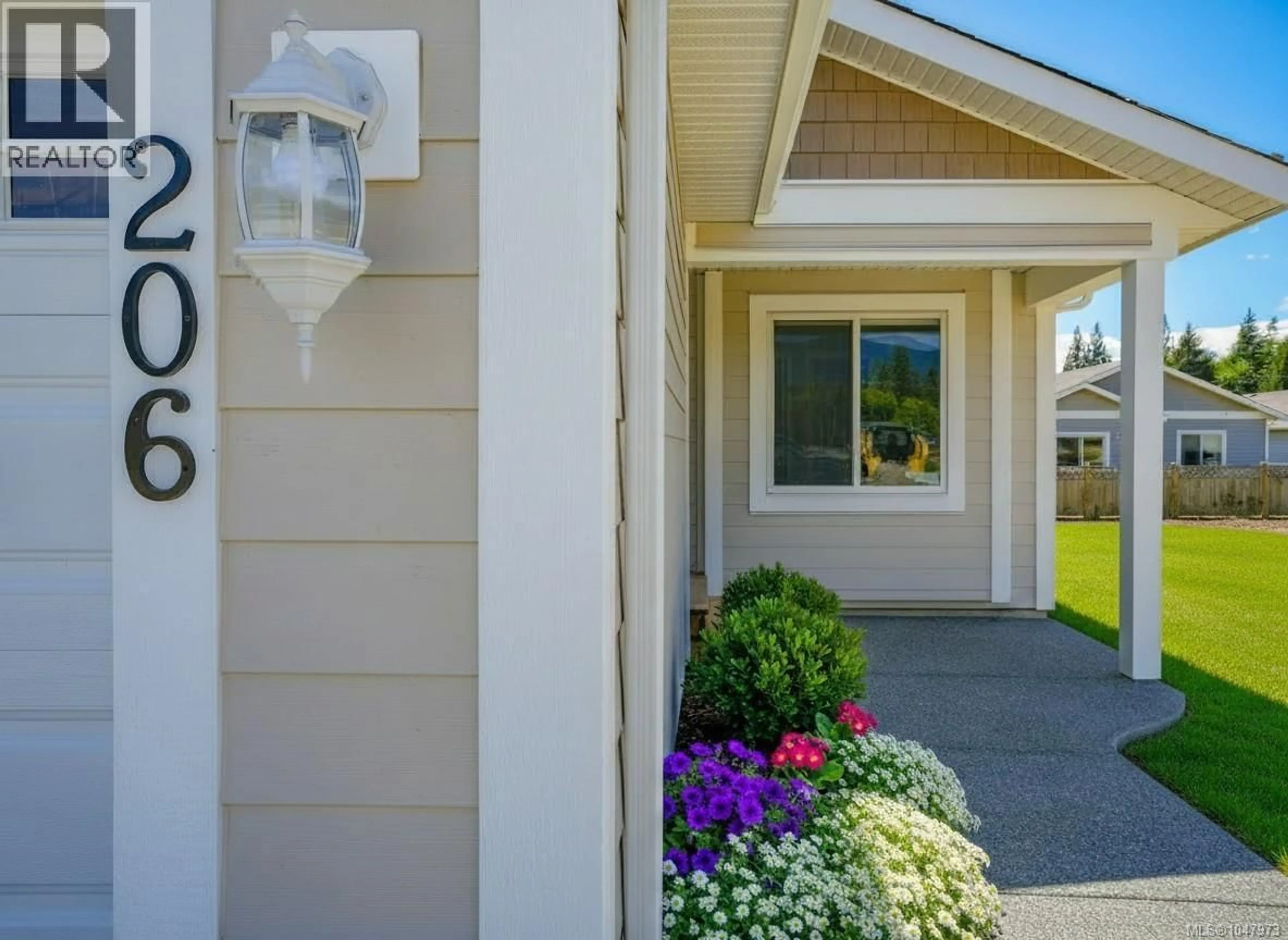 Home with vinyl exterior material, street for 206 - 5700 PIERCE ROAD, Port Alberni British Columbia V9Y0A3