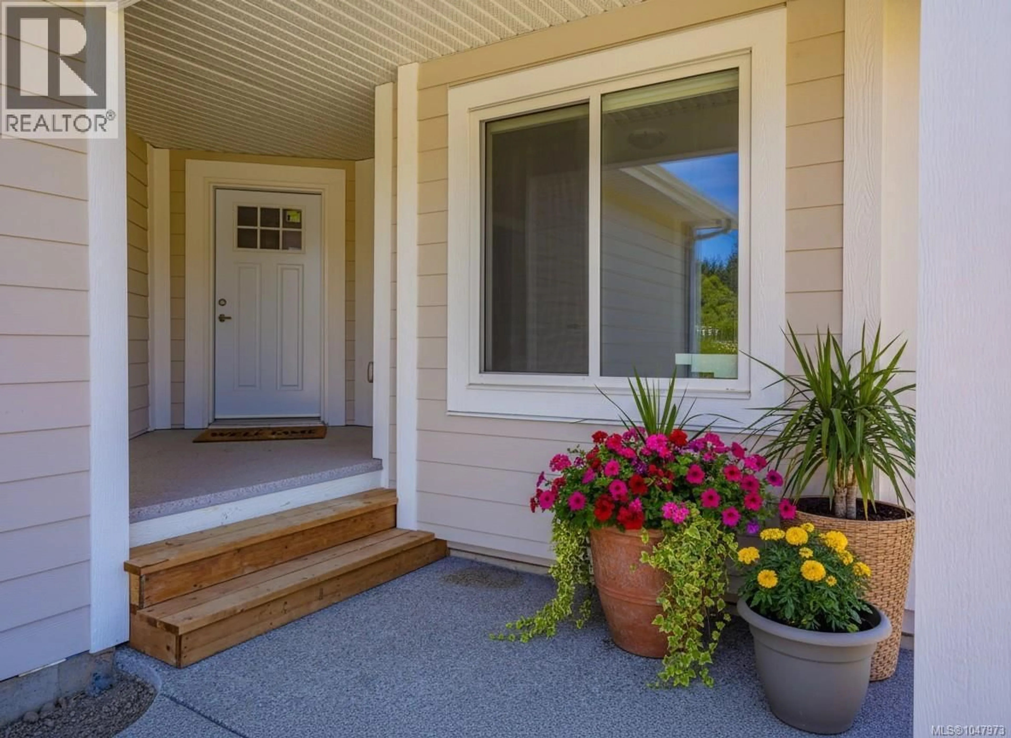 Indoor entryway for 206 - 5700 PIERCE ROAD, Port Alberni British Columbia V9Y0A3