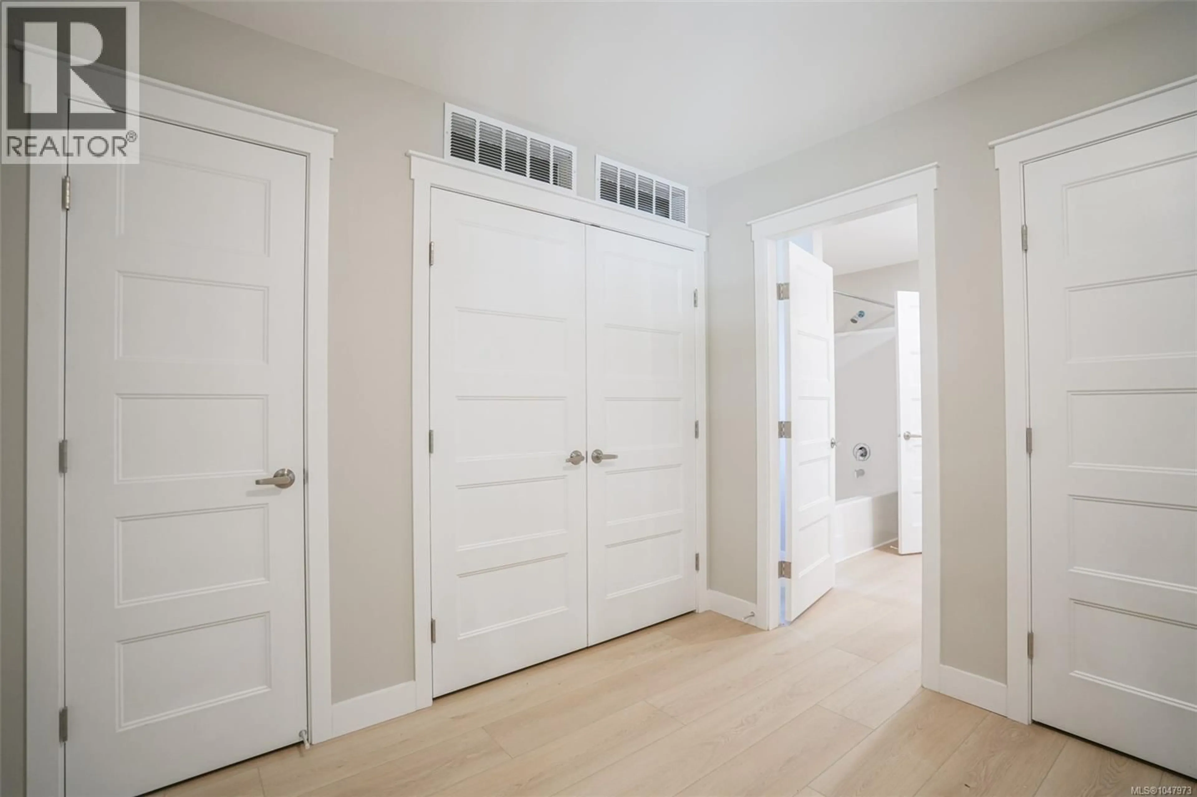 Indoor entryway for 206 - 5700 PIERCE ROAD, Port Alberni British Columbia V9Y0A3