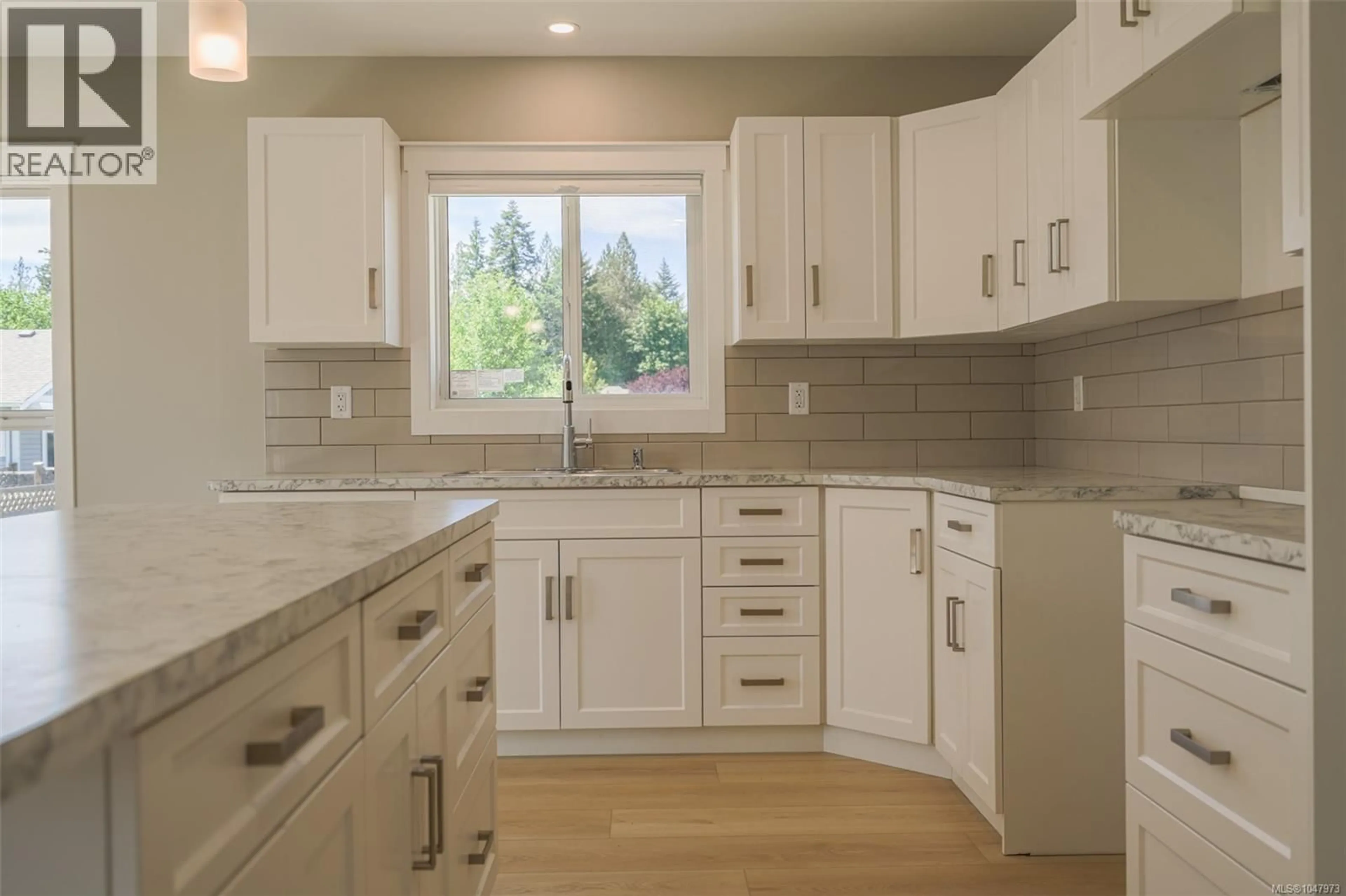 Open concept kitchen, ceramic/tile floor for 206 - 5700 PIERCE ROAD, Port Alberni British Columbia V9Y0A3