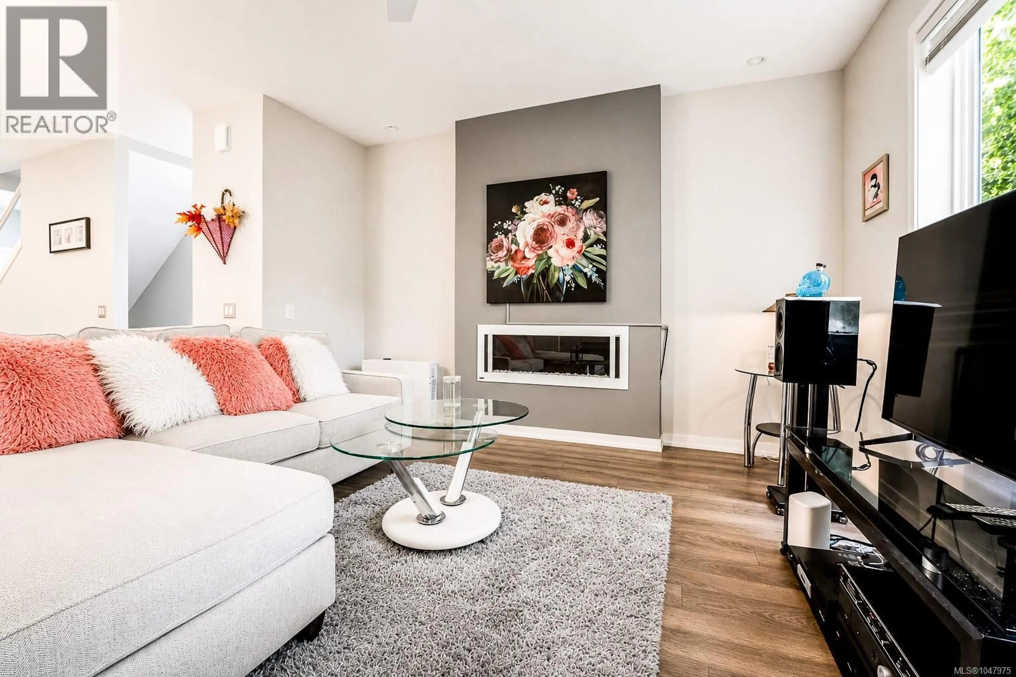 Living room with furniture, unknown for 112 - 694 HOYLAKE AVENUE, Langford British Columbia V9B3P7