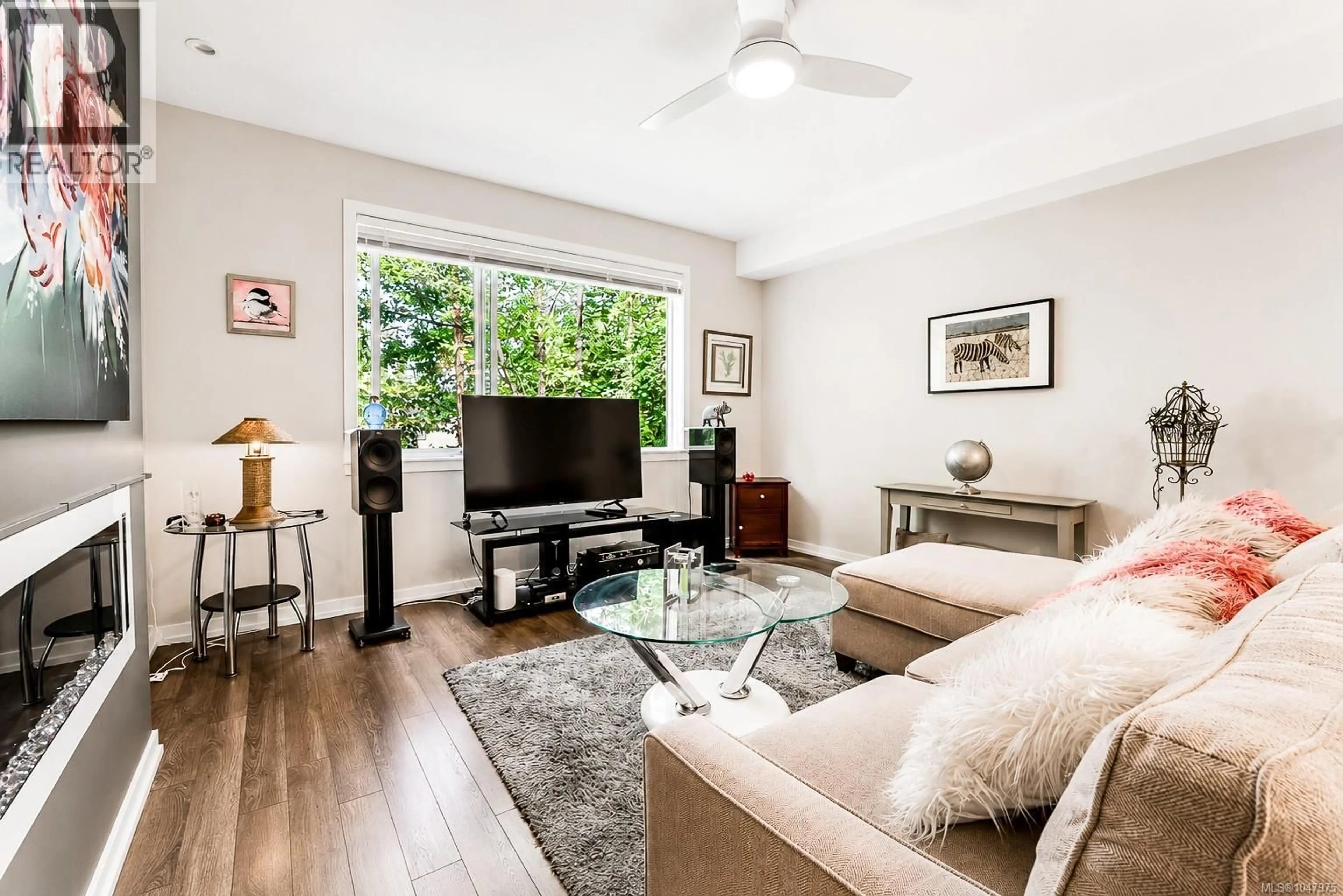 Living room with furniture, unknown for 112 - 694 HOYLAKE AVENUE, Langford British Columbia V9B3P7