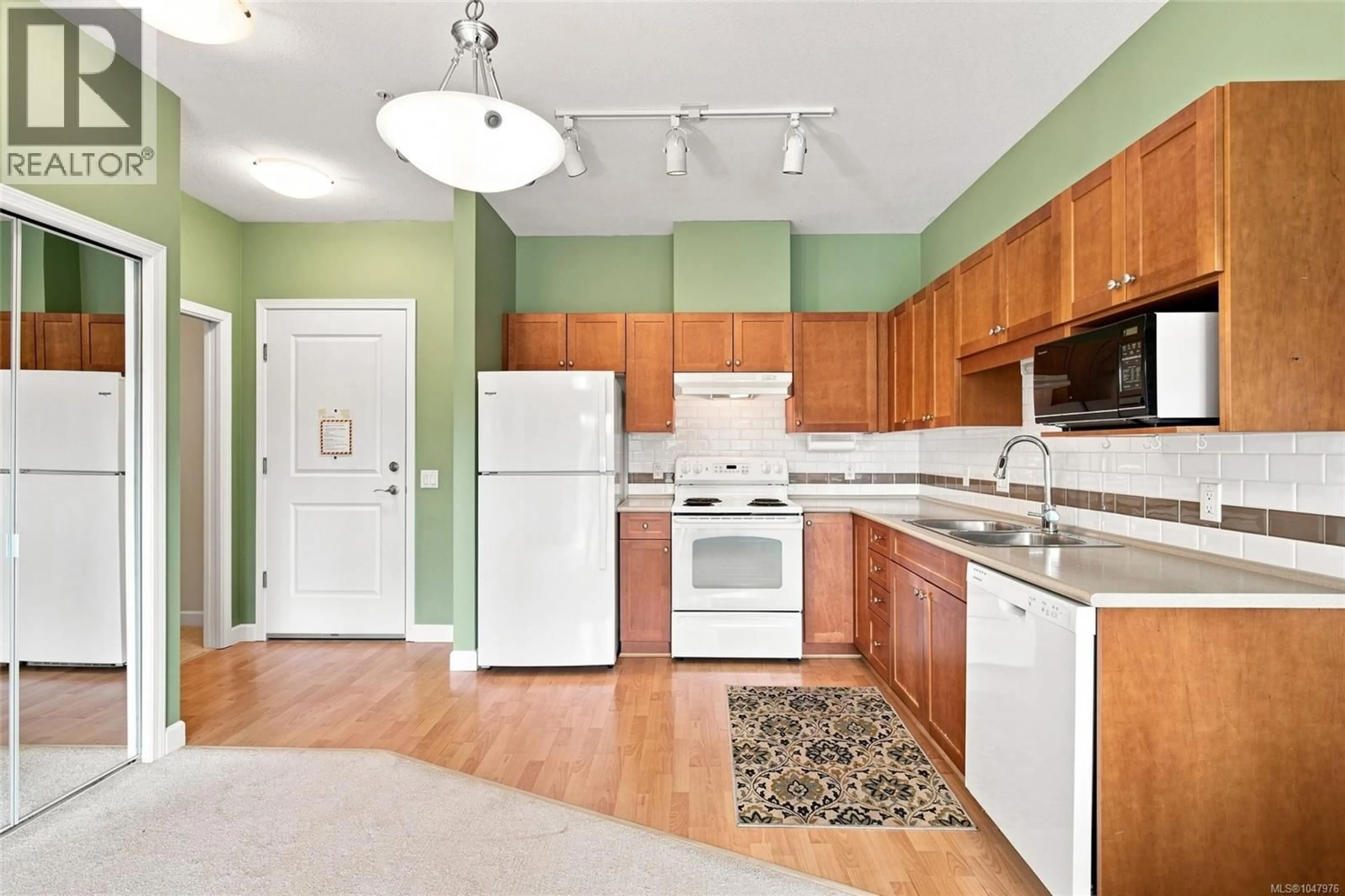 Standard kitchen, unknown for 421 - 650 BERWICK ROAD NORTH, Qualicum Beach British Columbia V9K2T8
