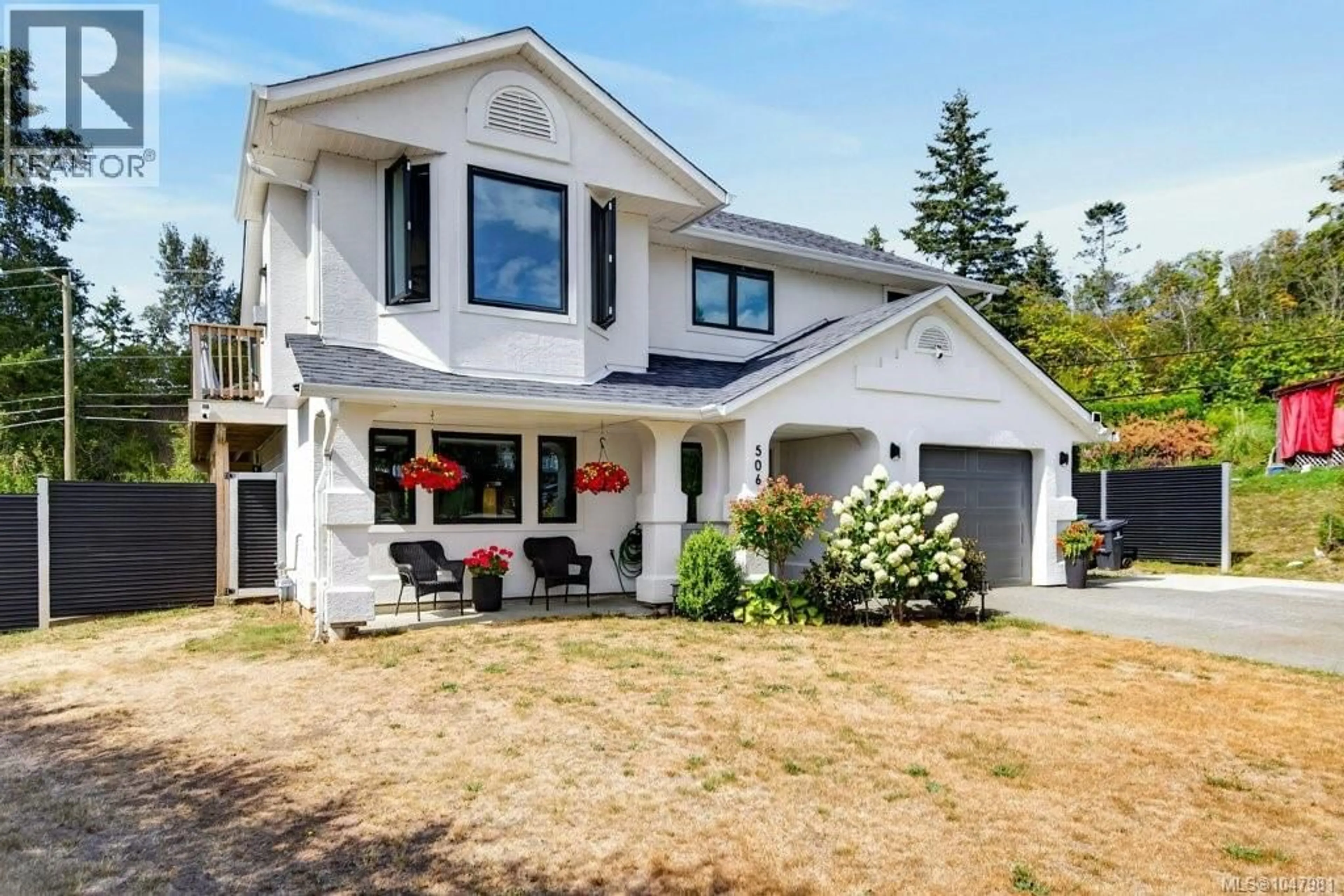 Home with vinyl exterior material, street for 506 HOBSON PLACE, Courtenay British Columbia V9N8W5