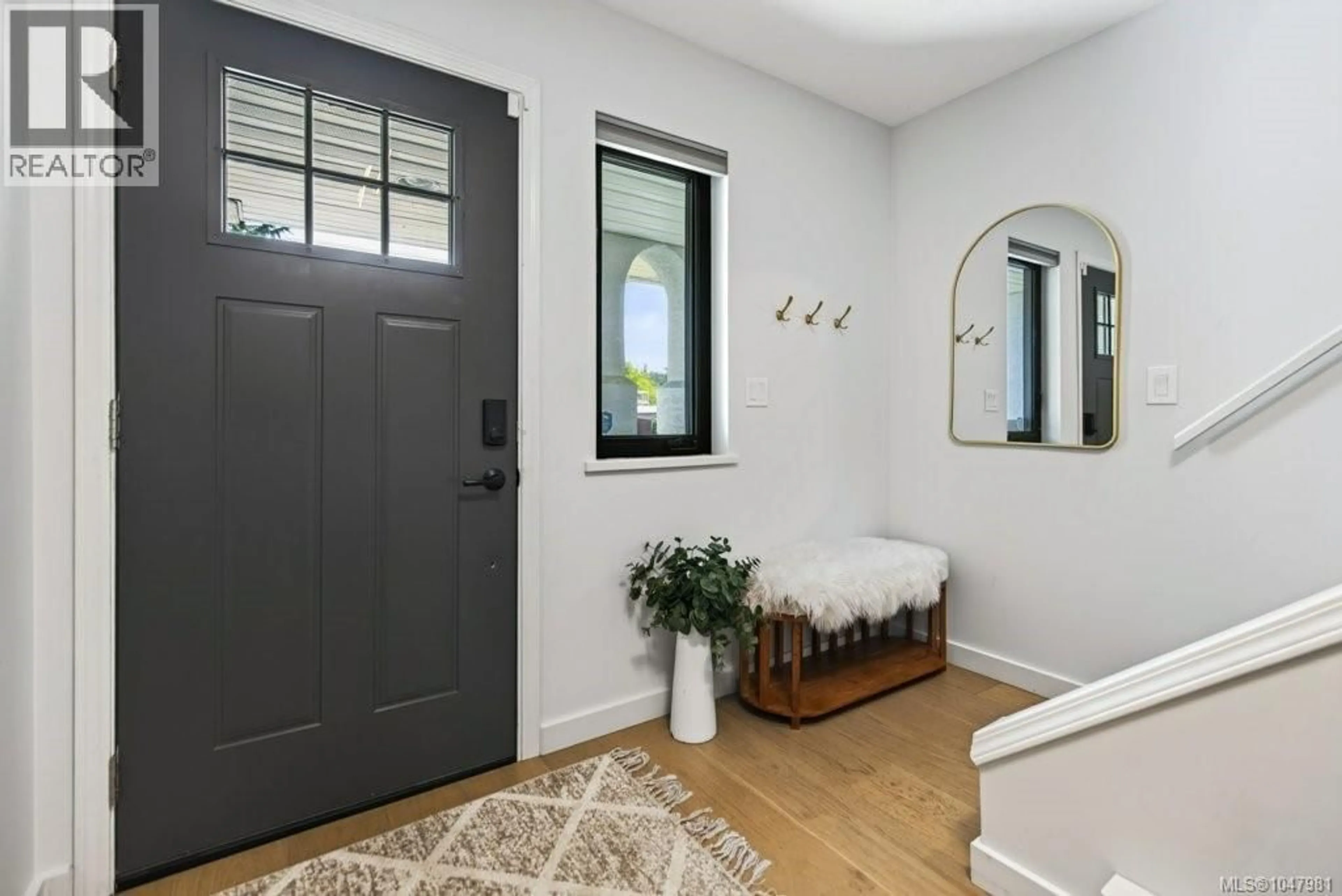 Indoor entryway for 506 HOBSON PLACE, Courtenay British Columbia V9N8W5