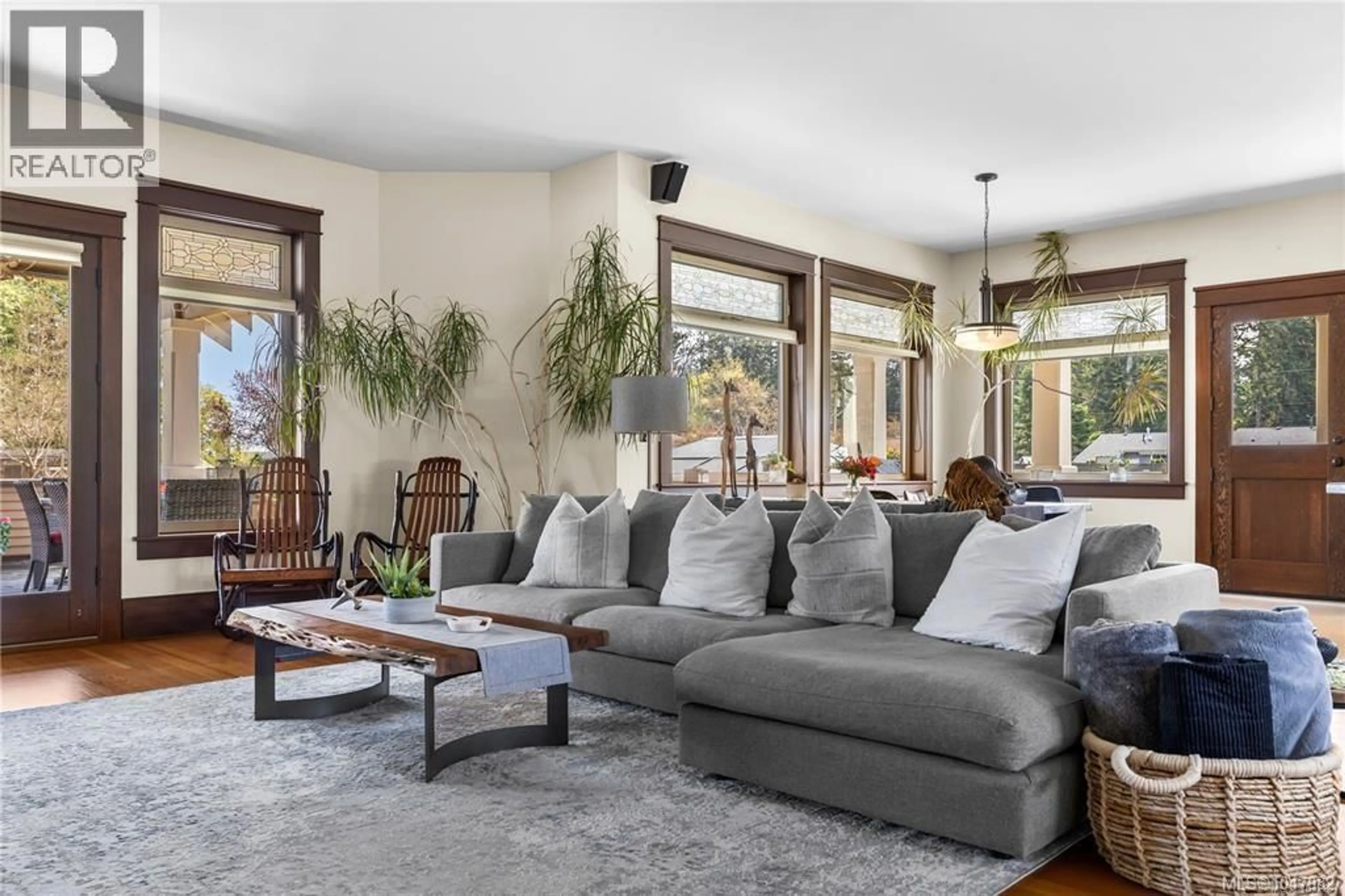 Living room with furniture, unknown for 3816 STUART PLACE, Campbell River British Columbia V9H1J7