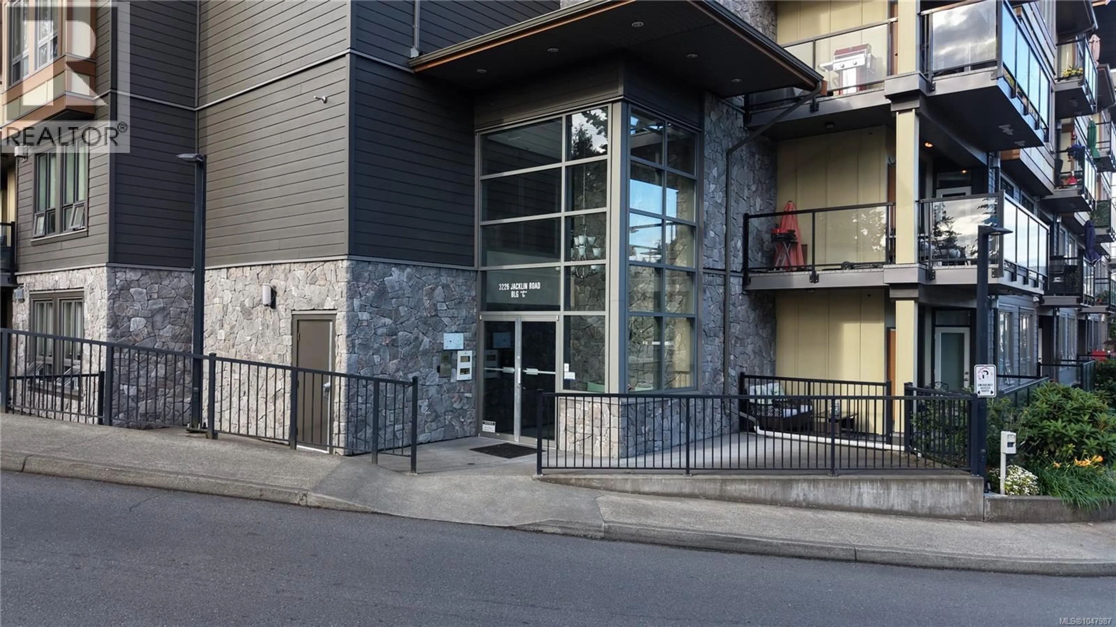 Unknown for 401 - 3226 JACKLIN ROAD SOUTHEAST, Langford British Columbia V9B0J5