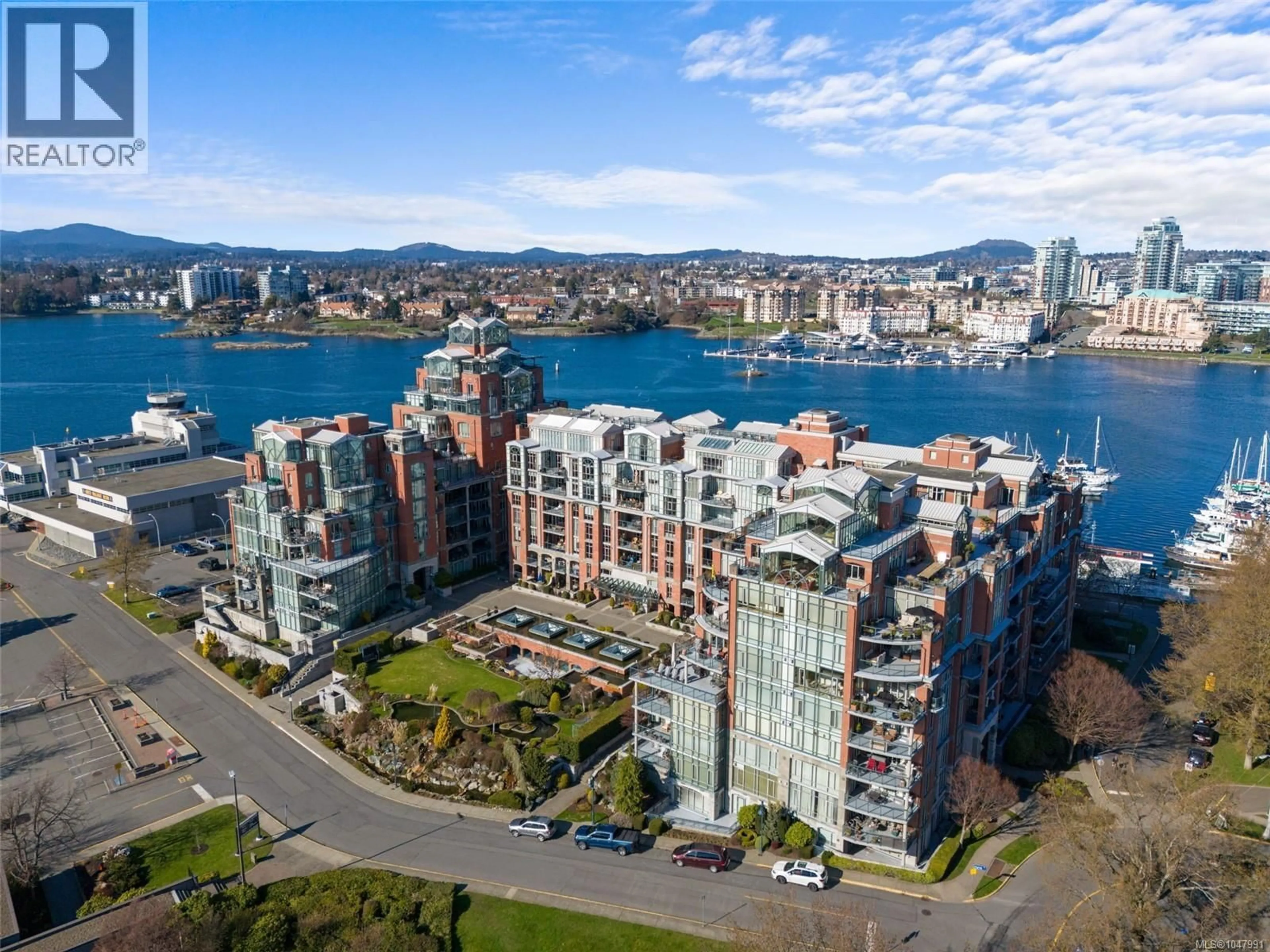 A pic from outside/outdoor area/front of a property/back of a property/a pic from drone, city buildings view from balcony for 414 - 21 DALLAS ROAD, Victoria British Columbia V8V4Z9