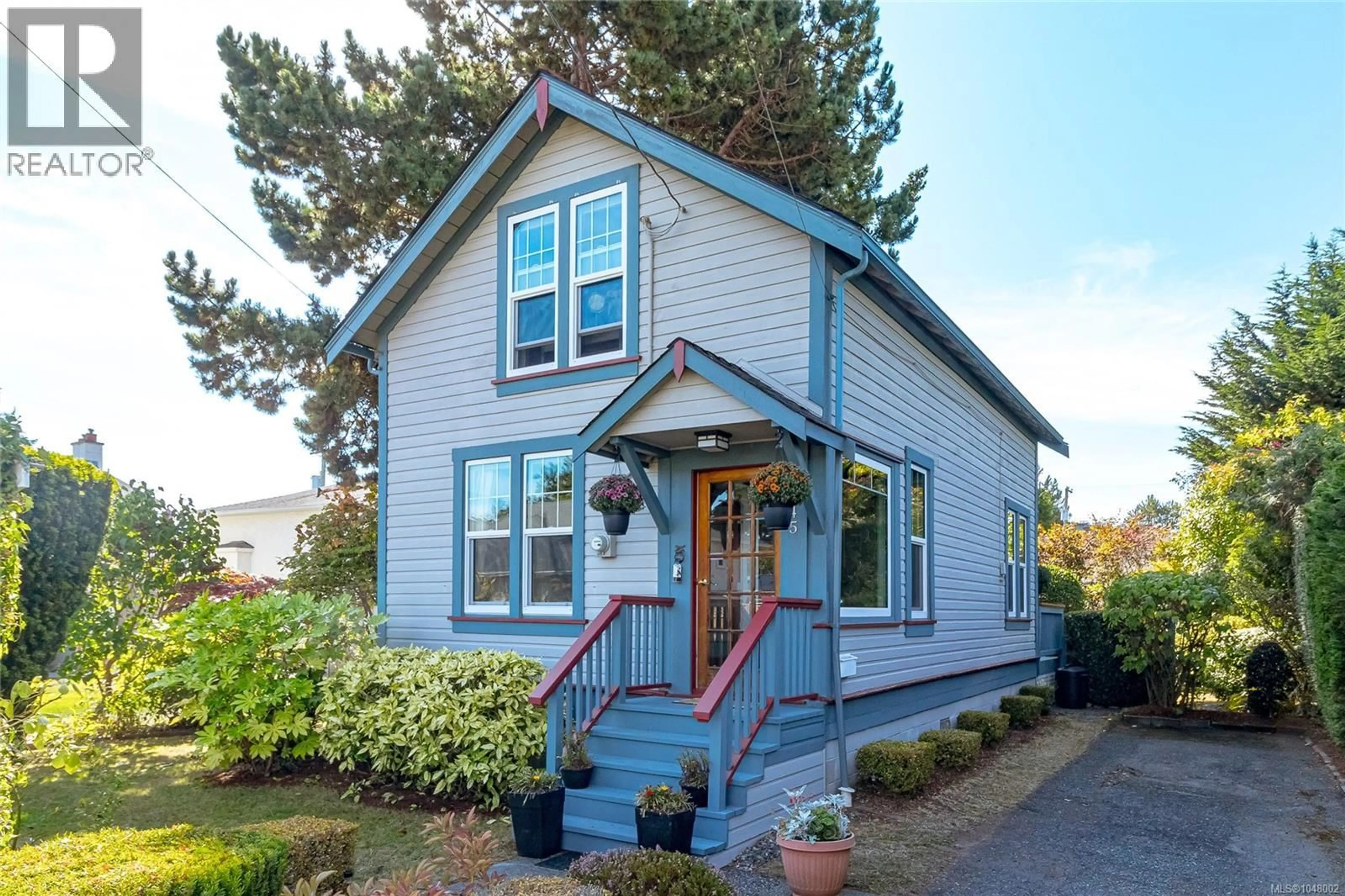 Home with vinyl exterior material, street for 2445 AMELIA AVENUE, Sidney British Columbia V8L2J4