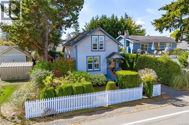 2445 AMELIA AVENUE, Sidney 2