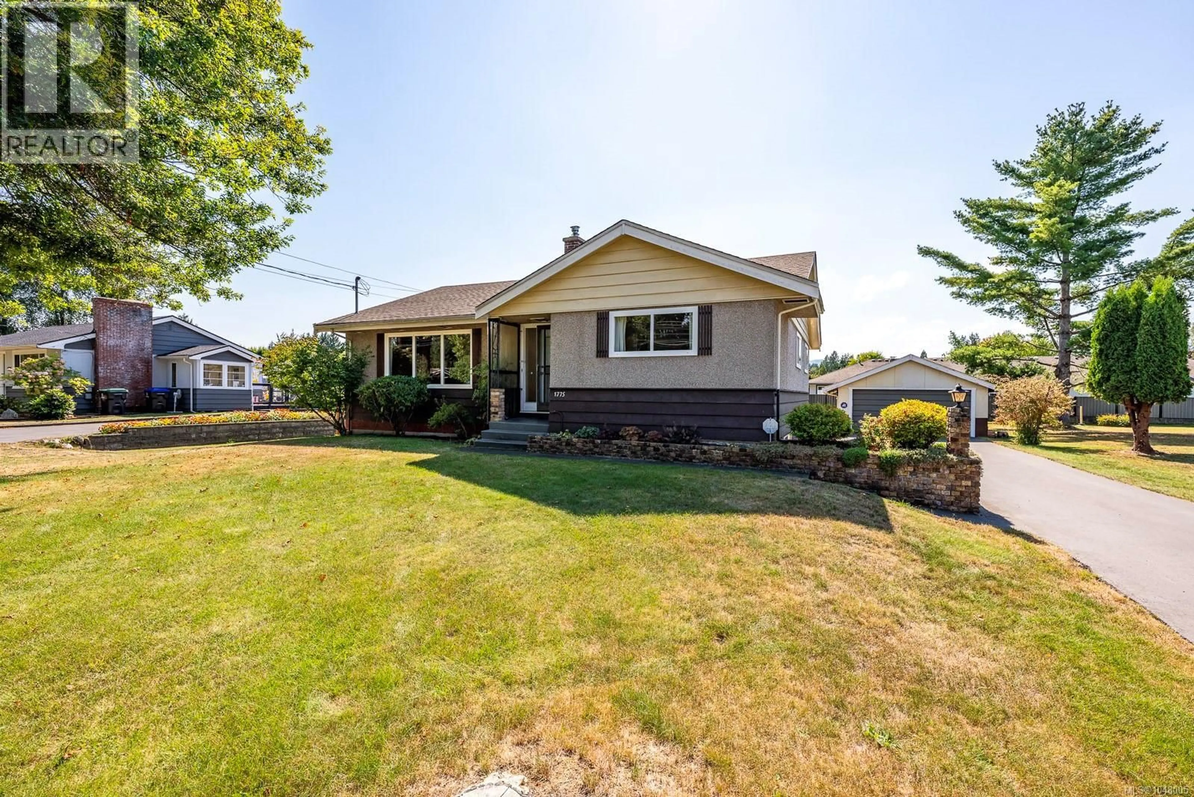 Home with vinyl exterior material, street for 1775 WILLEMAR AVENUE, Courtenay British Columbia V9N3M5