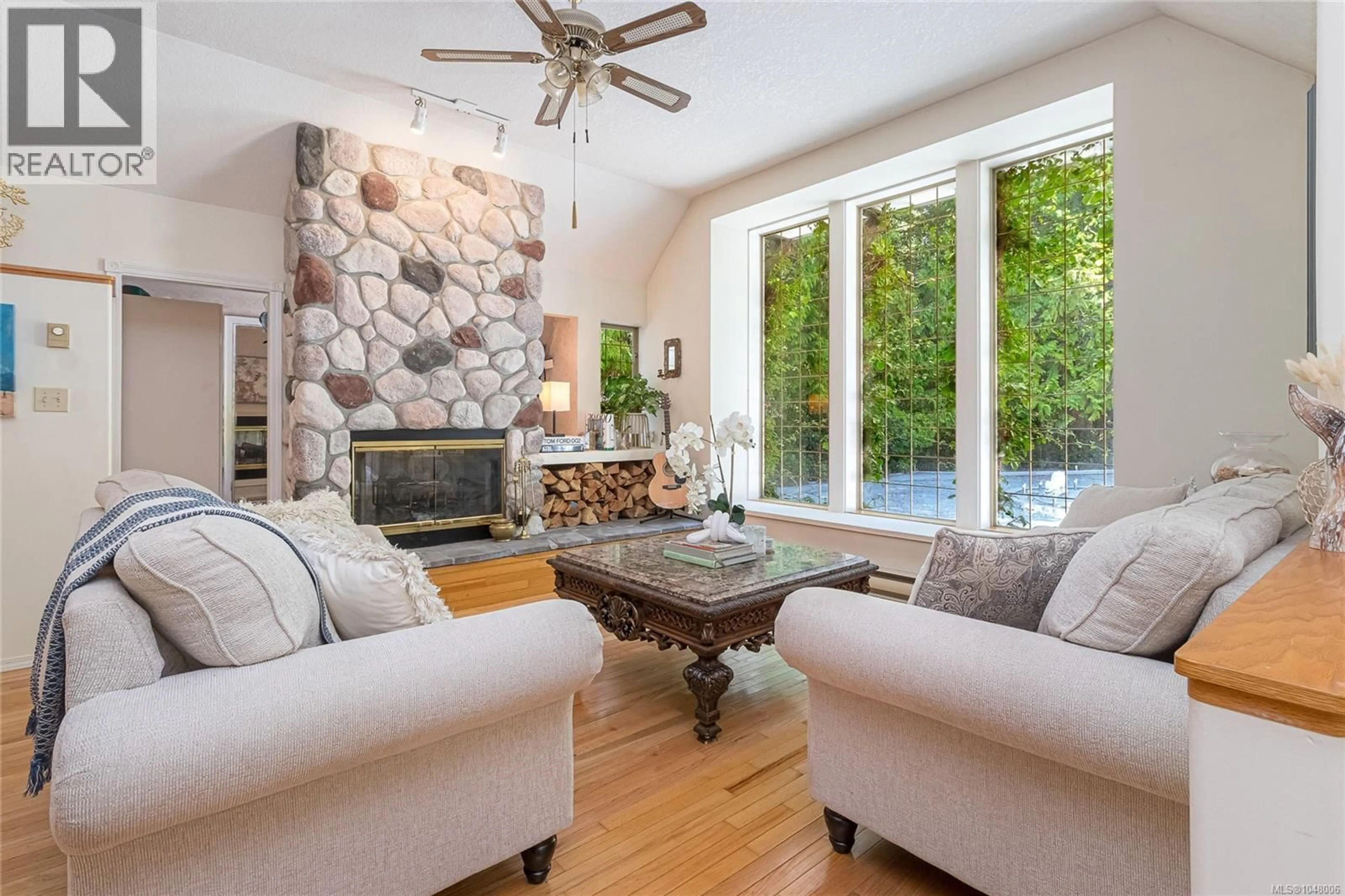 Living room with furniture, unknown for 2526 ISLAND HIGHWAY WEST, Qualicum Beach British Columbia V9K1B5