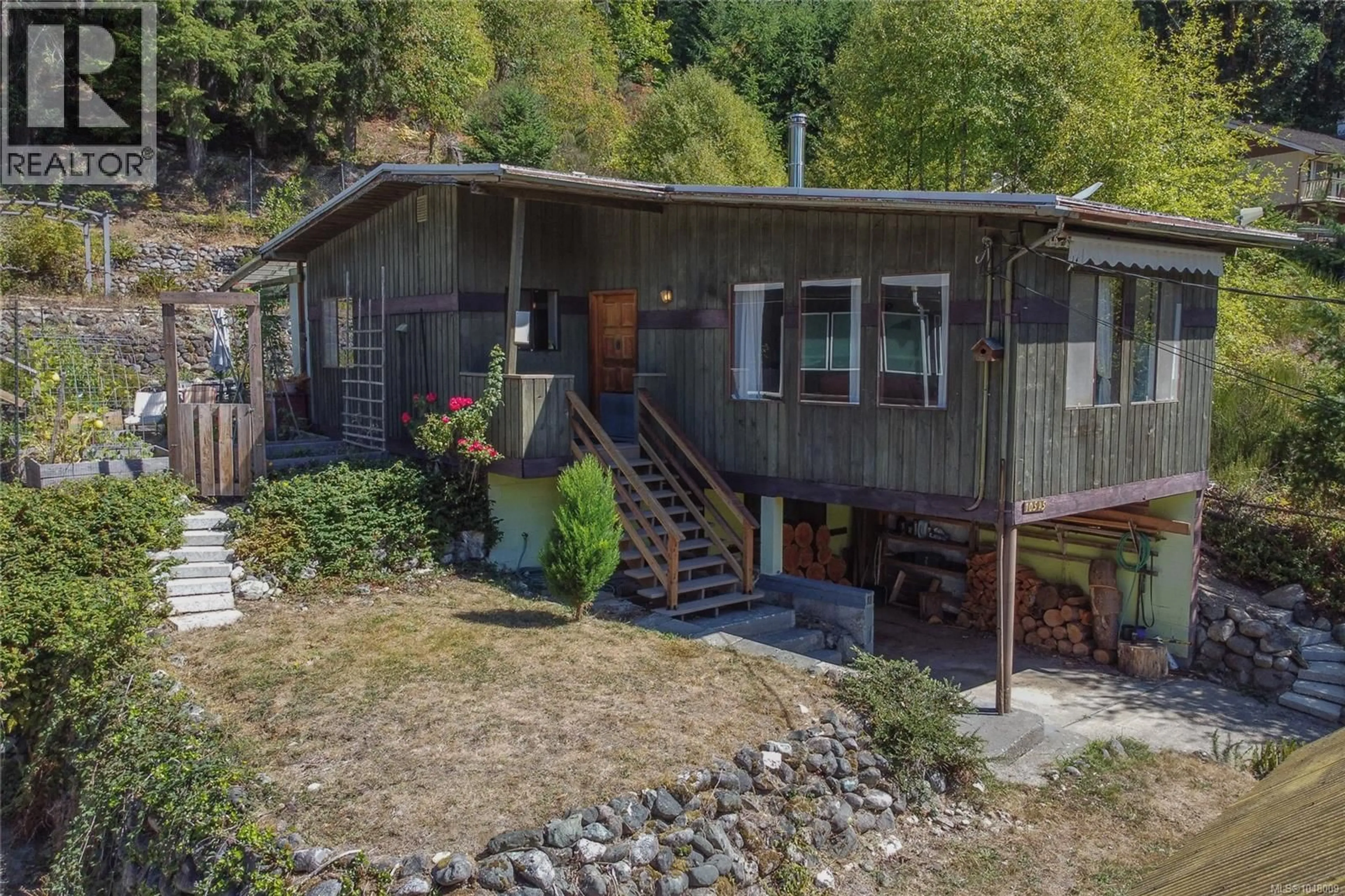 A pic from outside/outdoor area/front of a property/back of a property/a pic from drone, unknown for 10545 CYPRESS ROAD, Youbou British Columbia V0R3E1