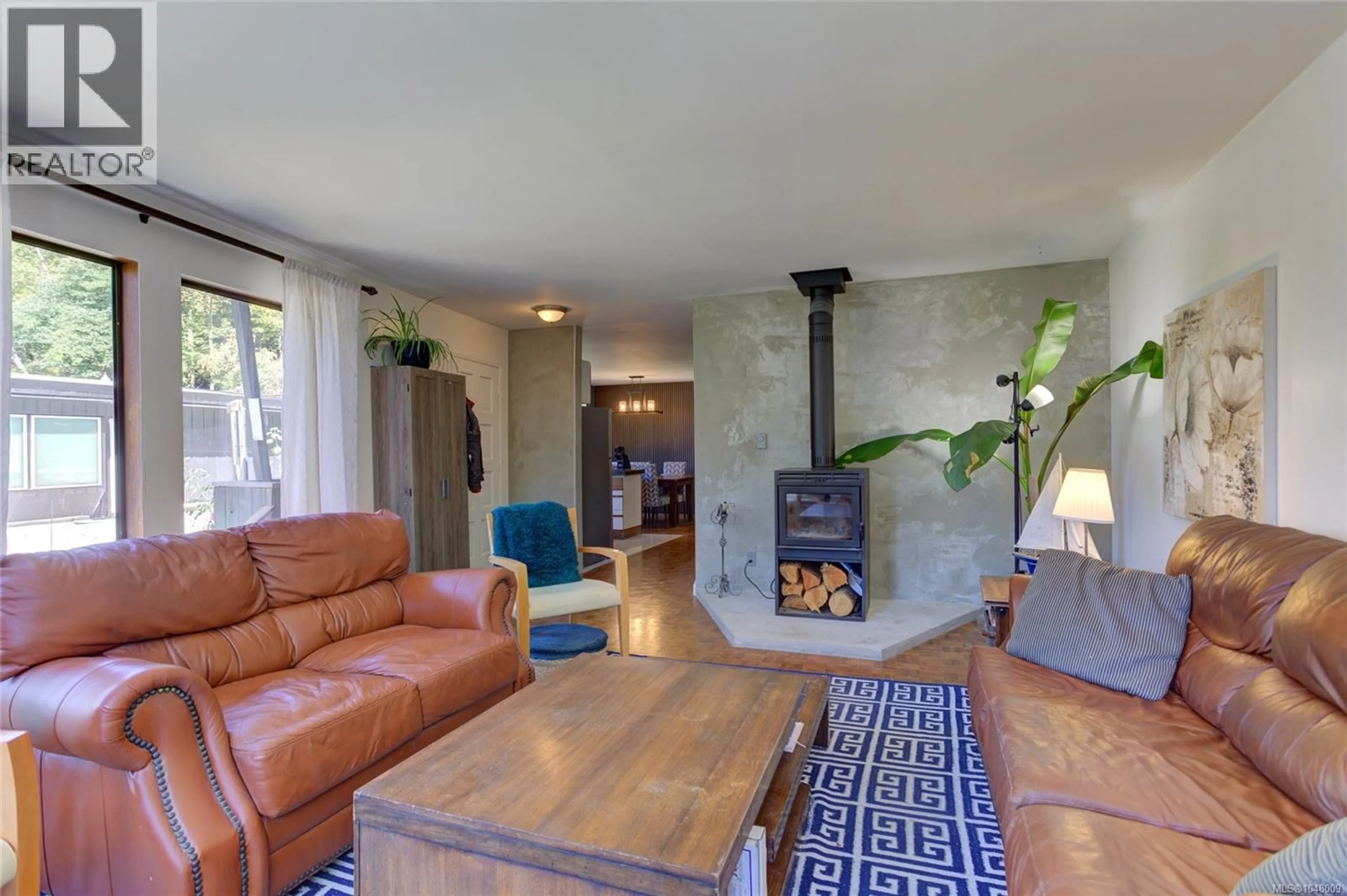 Living room with furniture, unknown for 10545 CYPRESS ROAD, Youbou British Columbia V0R3E1
