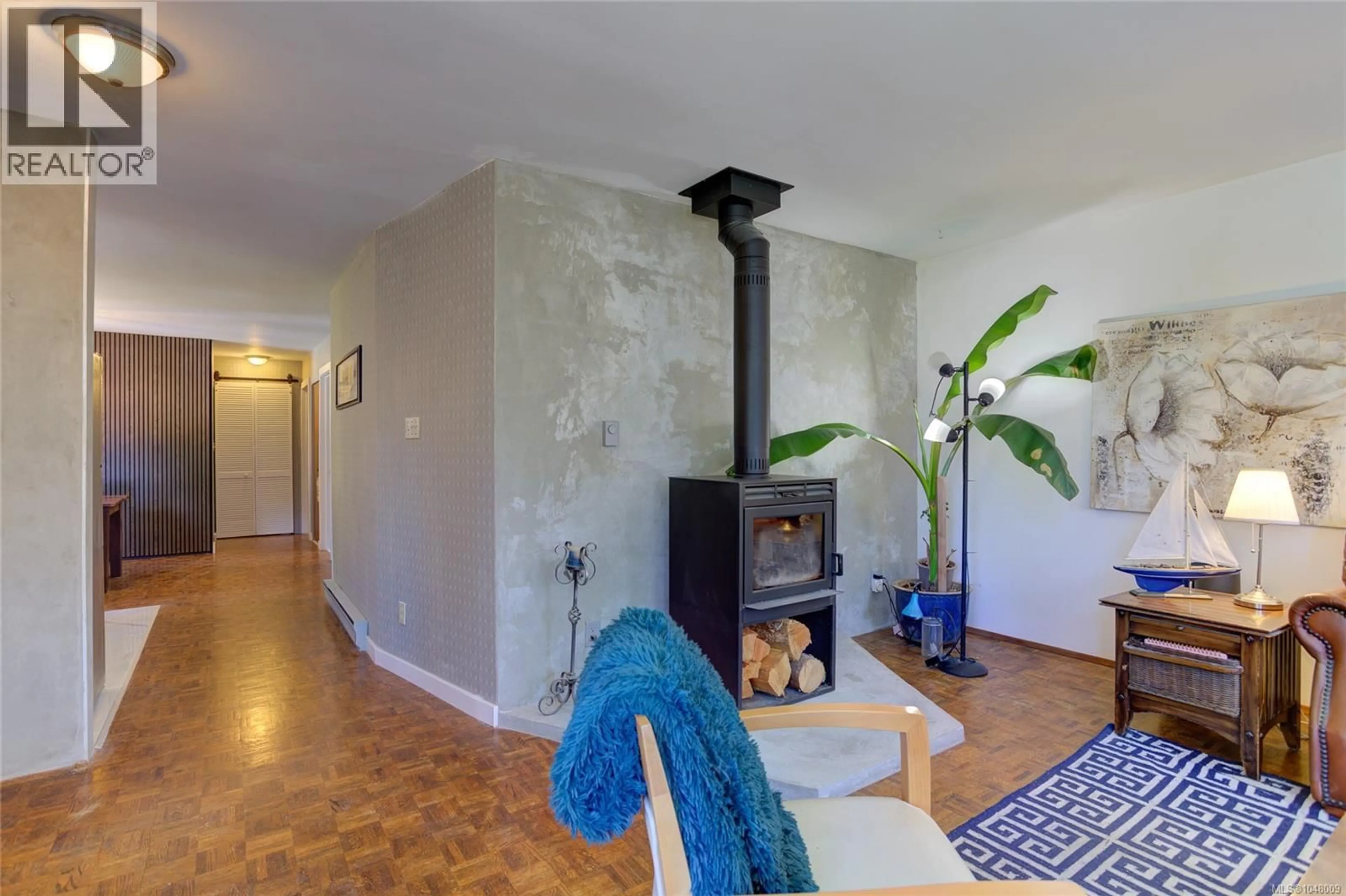 Living room with furniture, unknown for 10545 CYPRESS ROAD, Youbou British Columbia V0R3E1