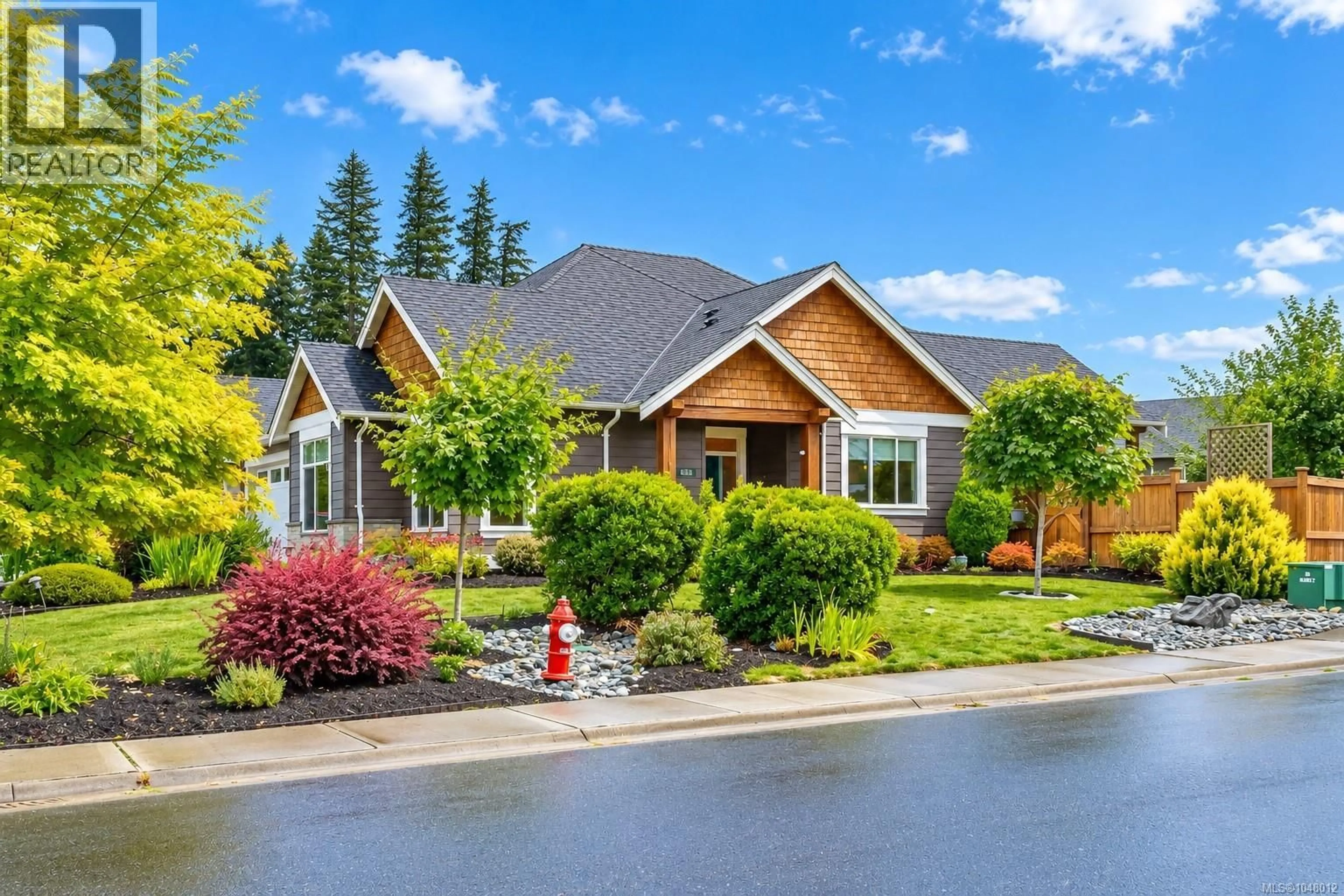 Home with vinyl exterior material, street for 630 ASHCROFT PLACE, Parksville British Columbia V9P0E1