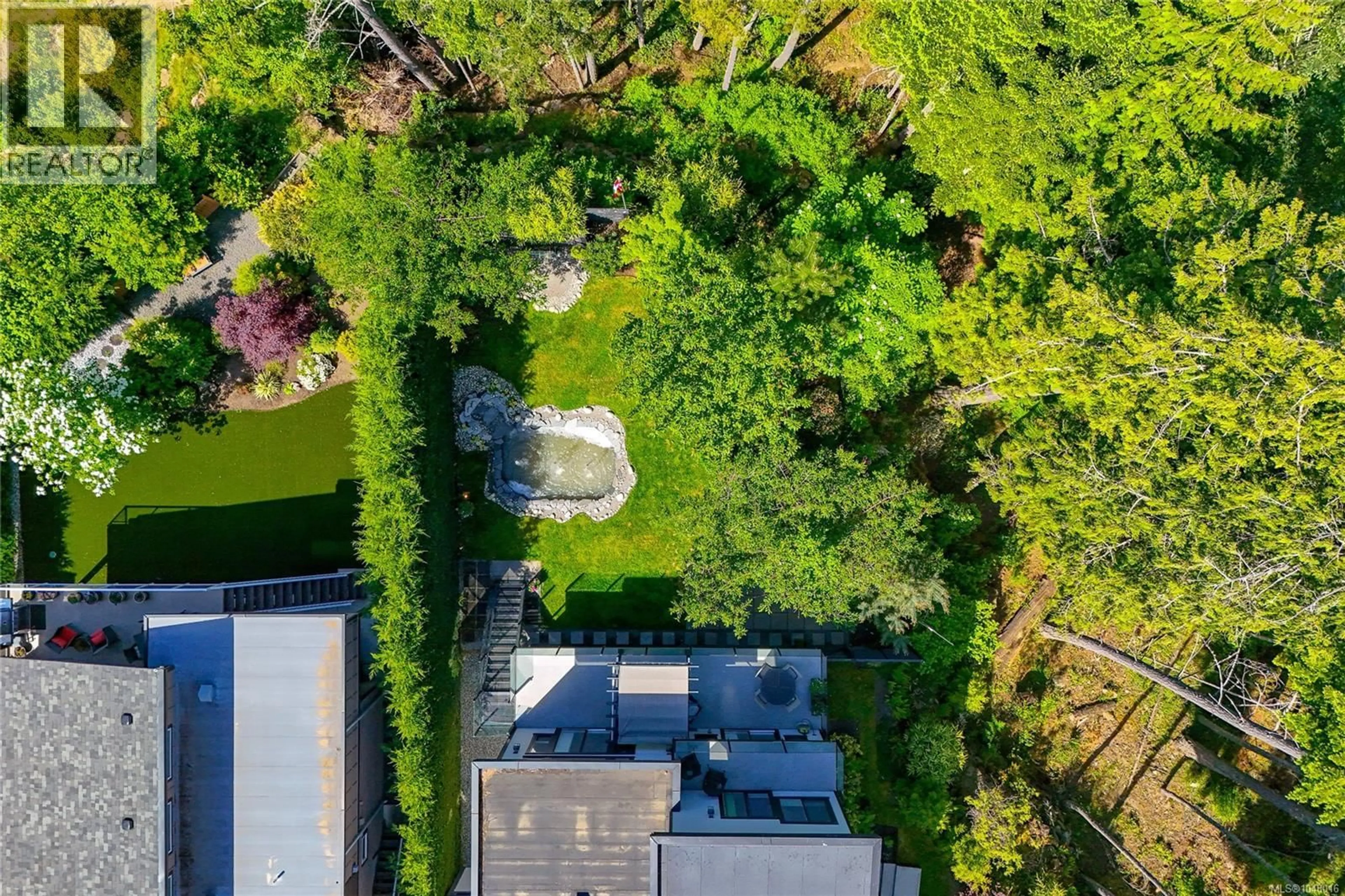 A pic from outside/outdoor area/front of a property/back of a property/a pic from drone, unknown for 2044 RIVERS CROSSING, Highlands British Columbia V9B0S6