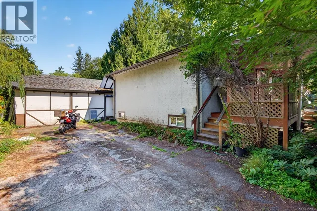 1655 15TH STREET, Courtenay 5