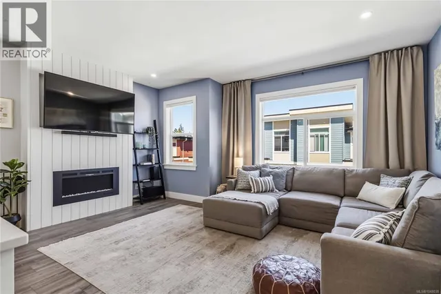 615 SELWYN CLOSE, Langford 2