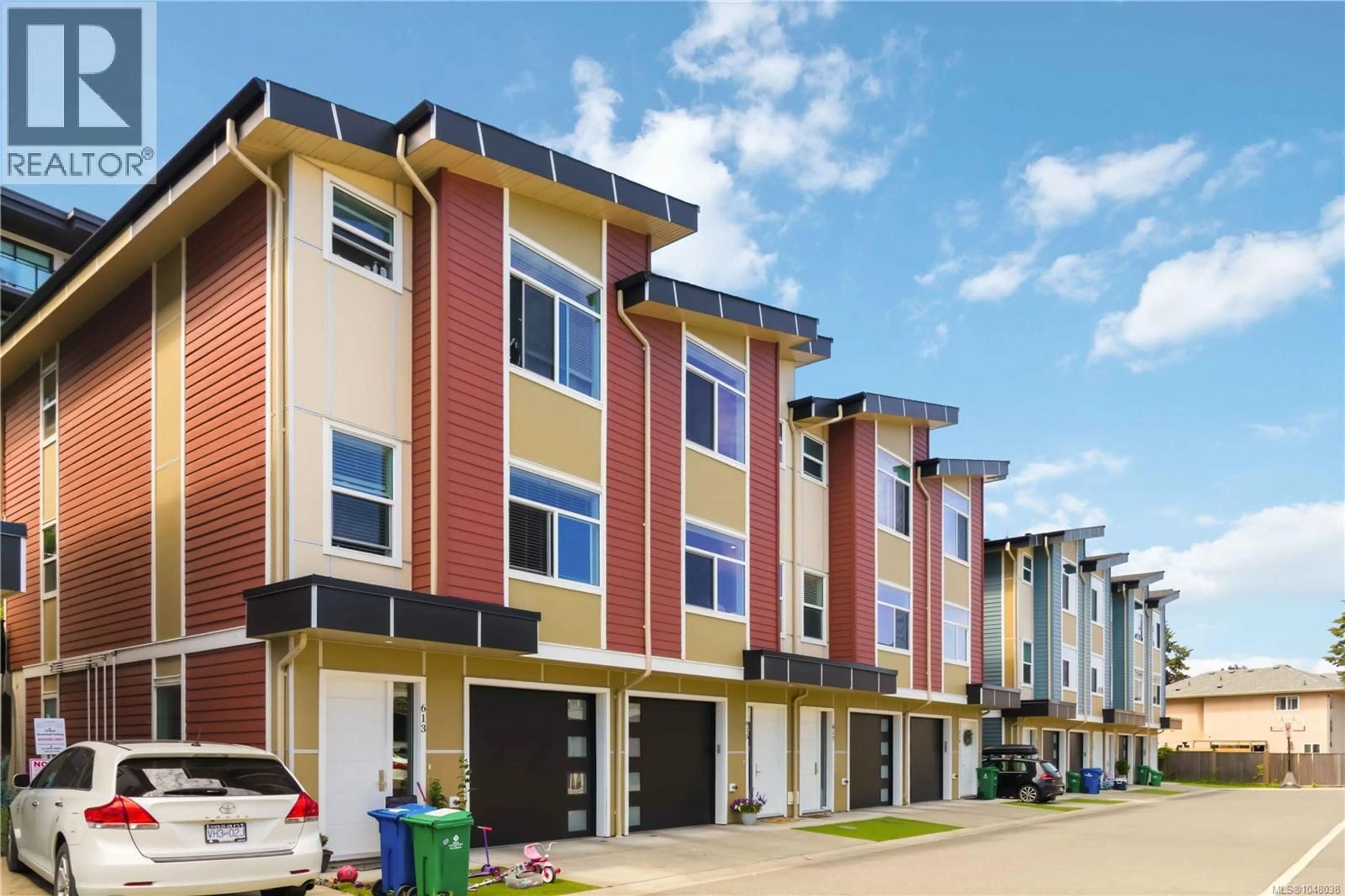 Home with vinyl exterior material, street for 615 SELWYN CLOSE, Langford British Columbia V9B0Z2
