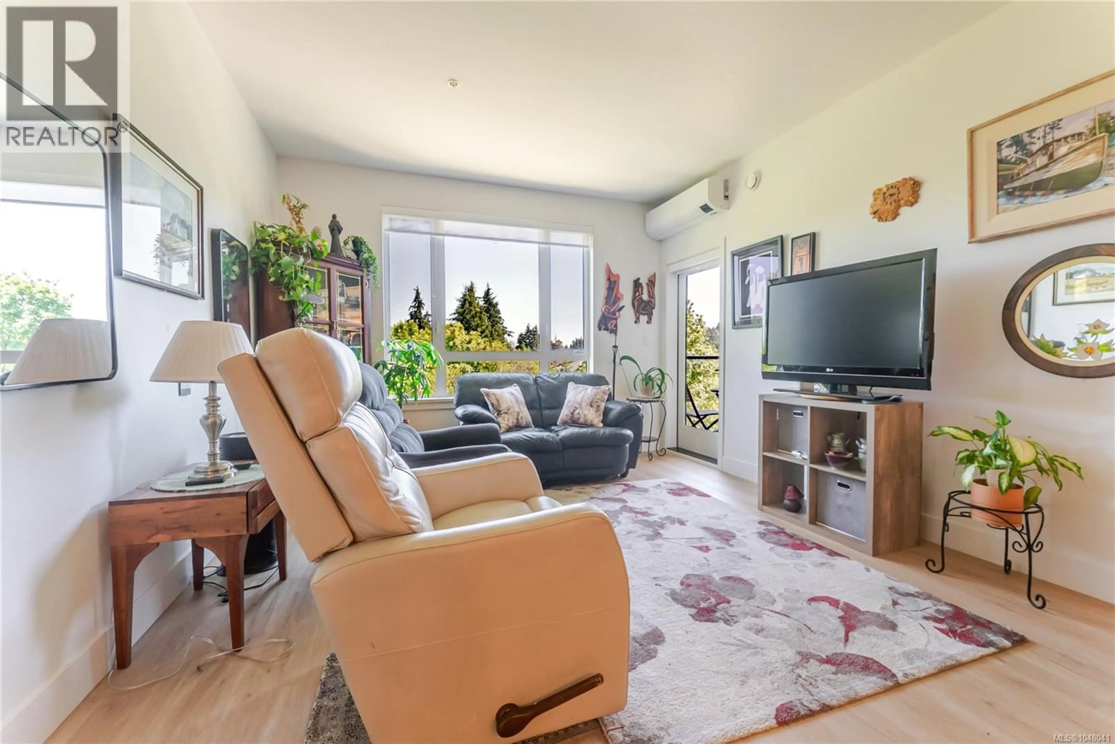 Living room with furniture, unknown for 327 - 920 REUNION AVENUE, Langford British Columbia V9B0W8