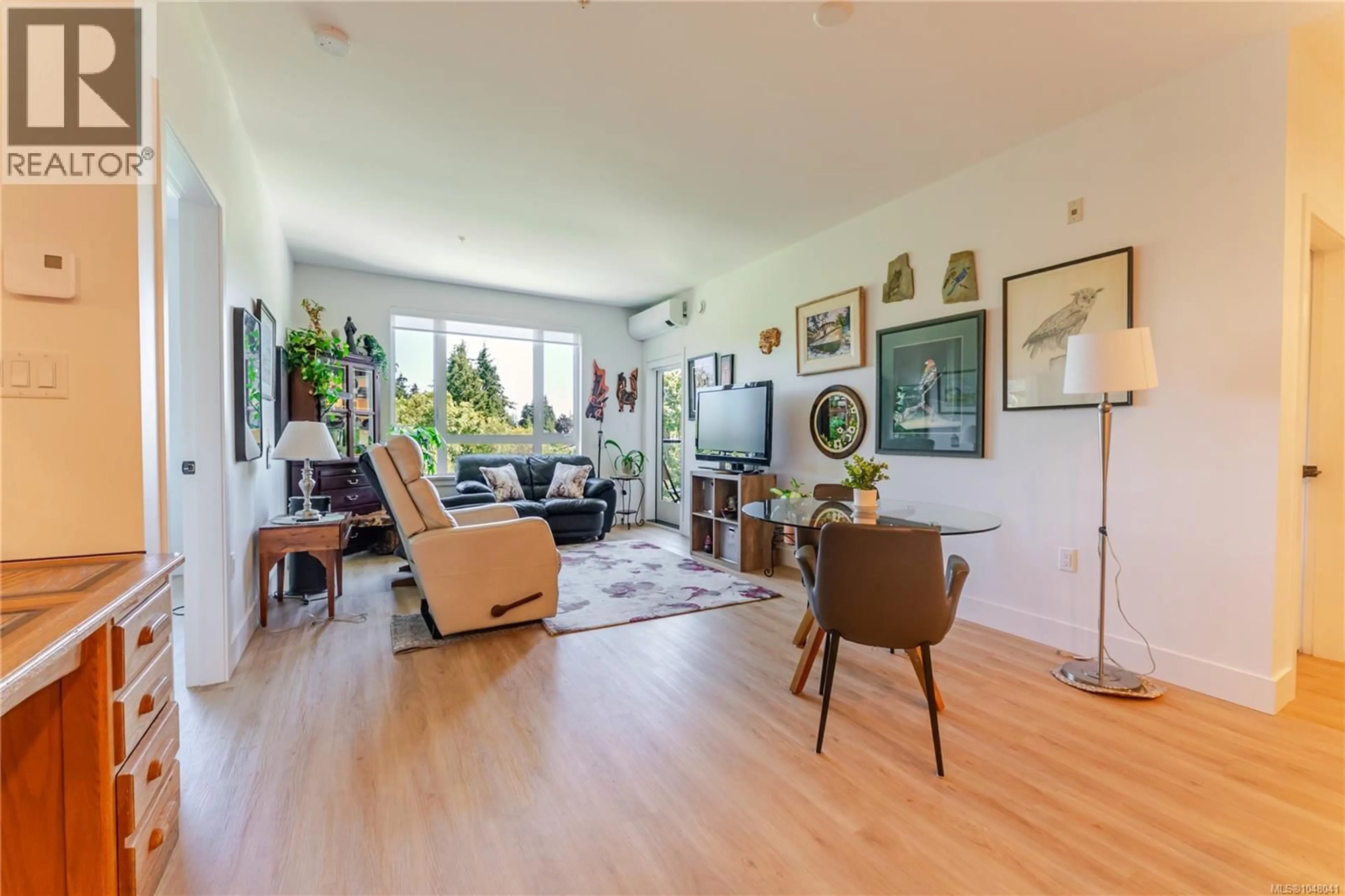 Living room with furniture, unknown for 327 - 920 REUNION AVENUE, Langford British Columbia V9B0W8