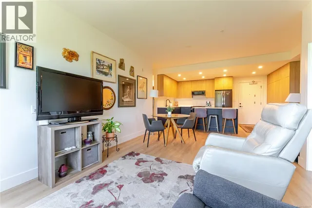327 - 920 REUNION AVENUE, Langford 5