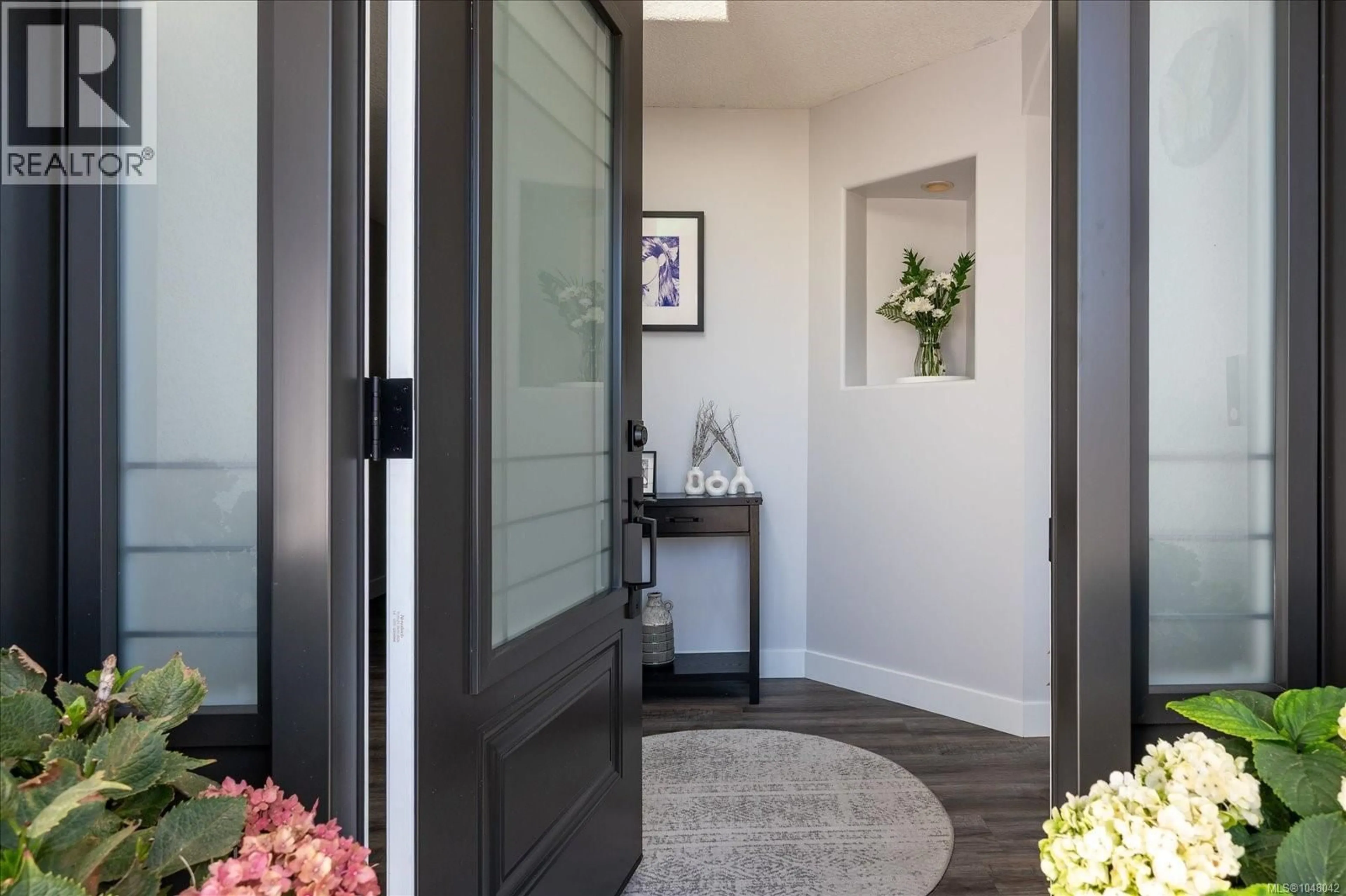 Indoor entryway for 1041 TARA CRESCENT, Parksville British Columbia V9P2W5