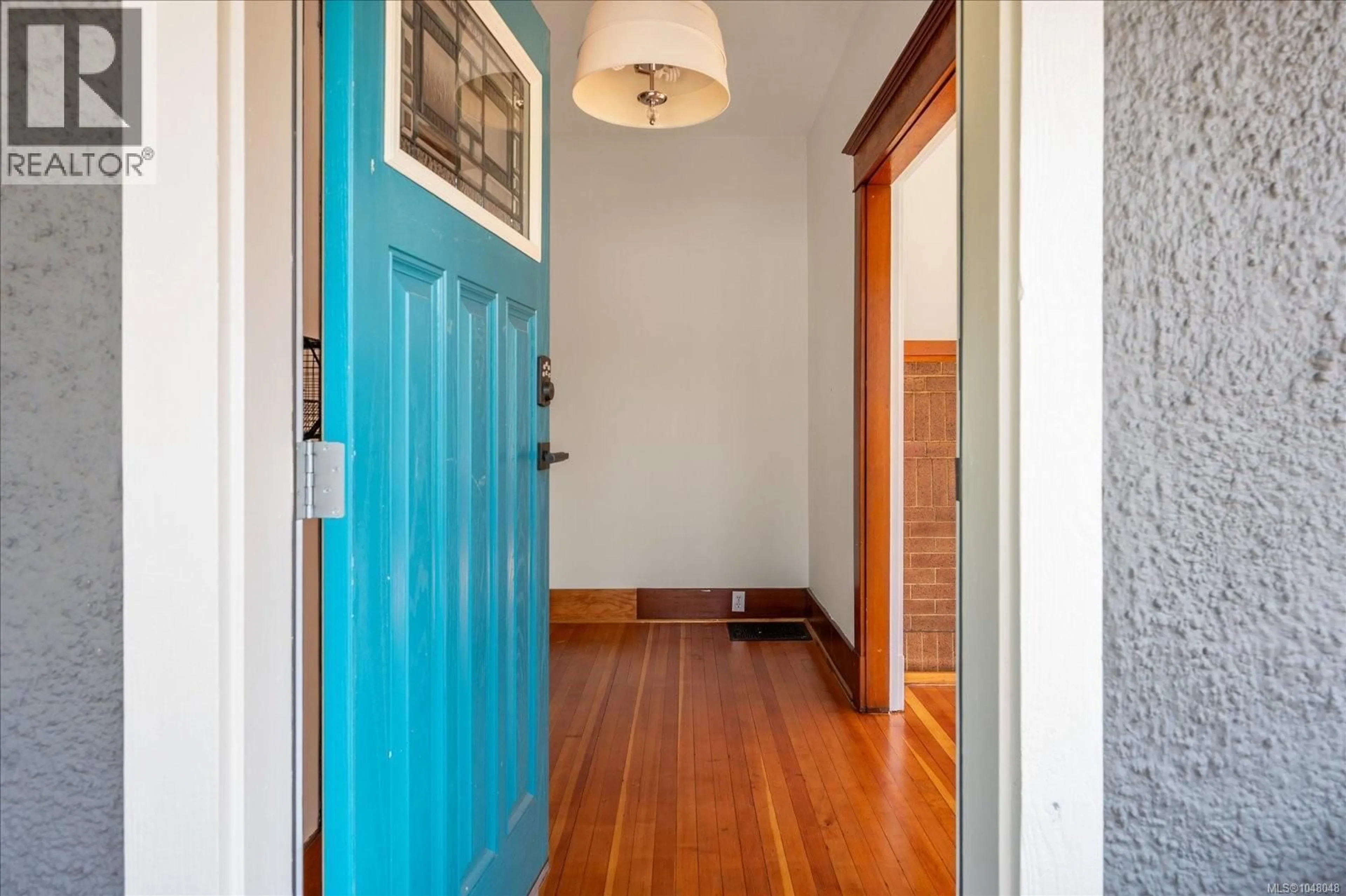 Indoor entryway for 733 FITZWILLIAM STREET, Nanaimo British Columbia V9R3B7